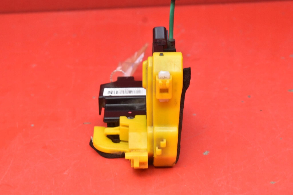 lock door left front front EU 81310-A6000 HYUNDAI I30 2 II GD 5D HB 12