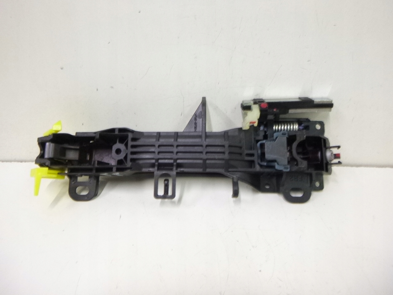 handle ZEWNETRZN front right Toyota Avensis T27