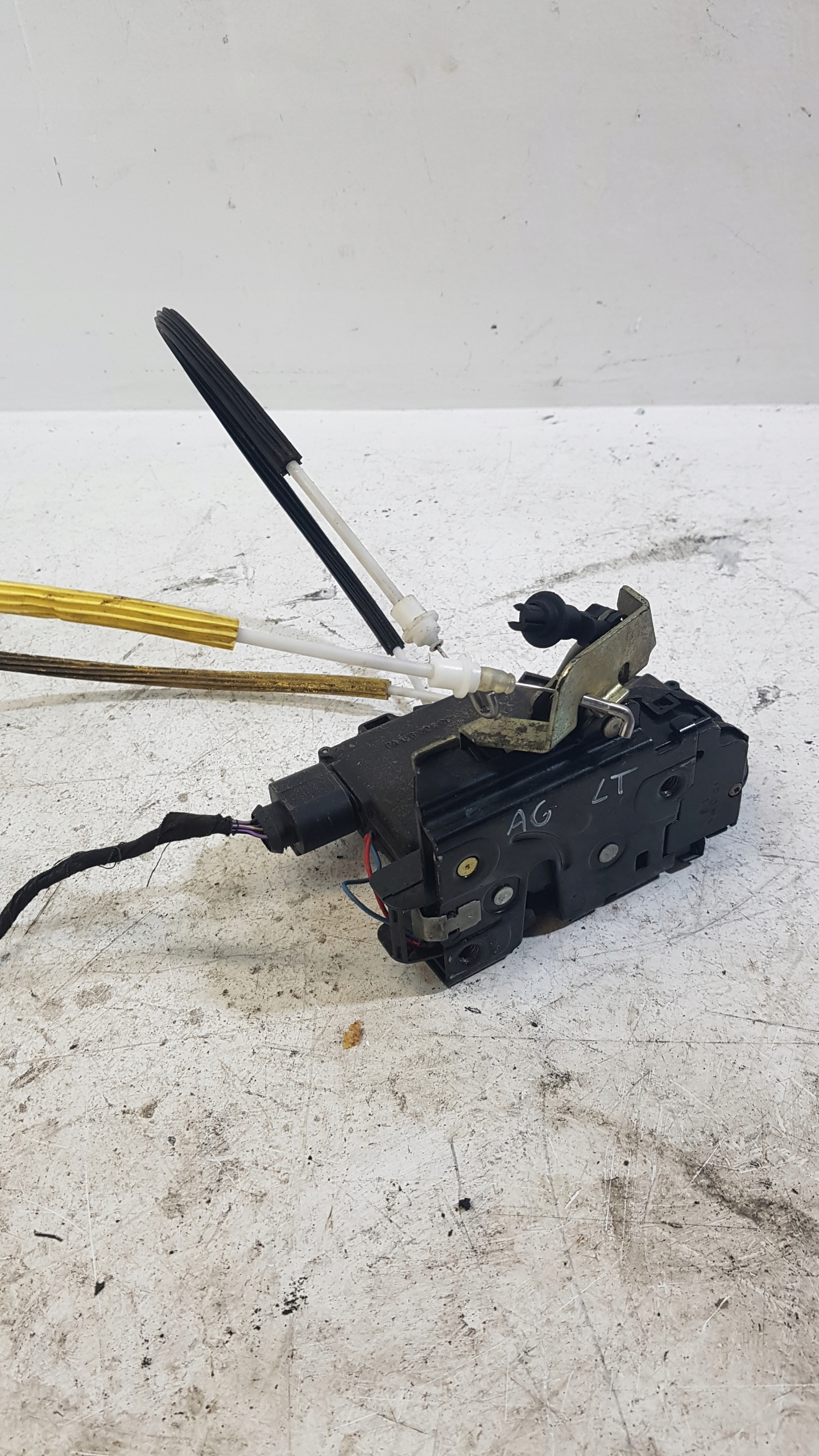 lock door CENTRALNY left rear part rear AUDI A6-C5