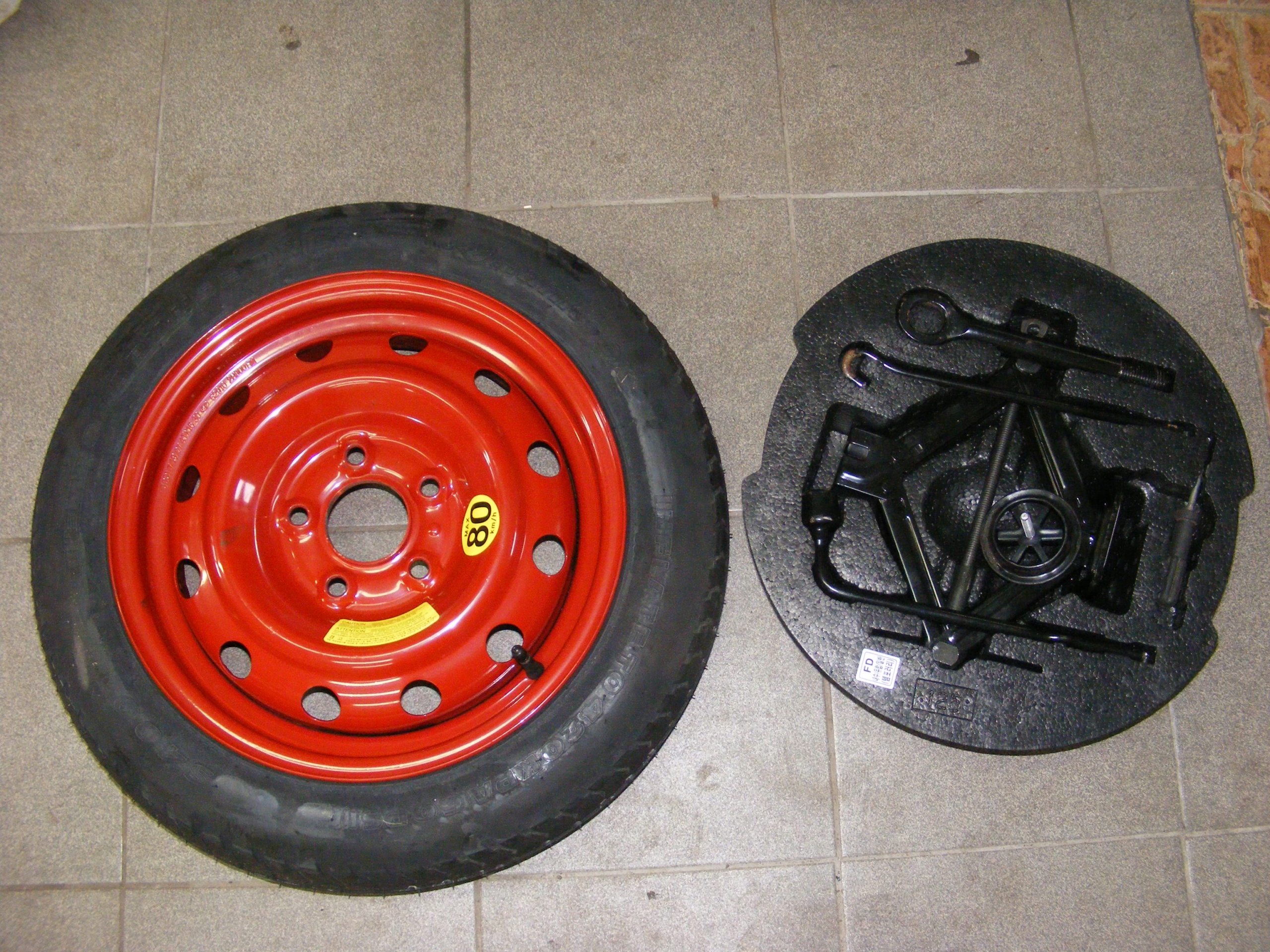 HYUNDAI I30 запасное колесо заполнение лифт ключ 07-