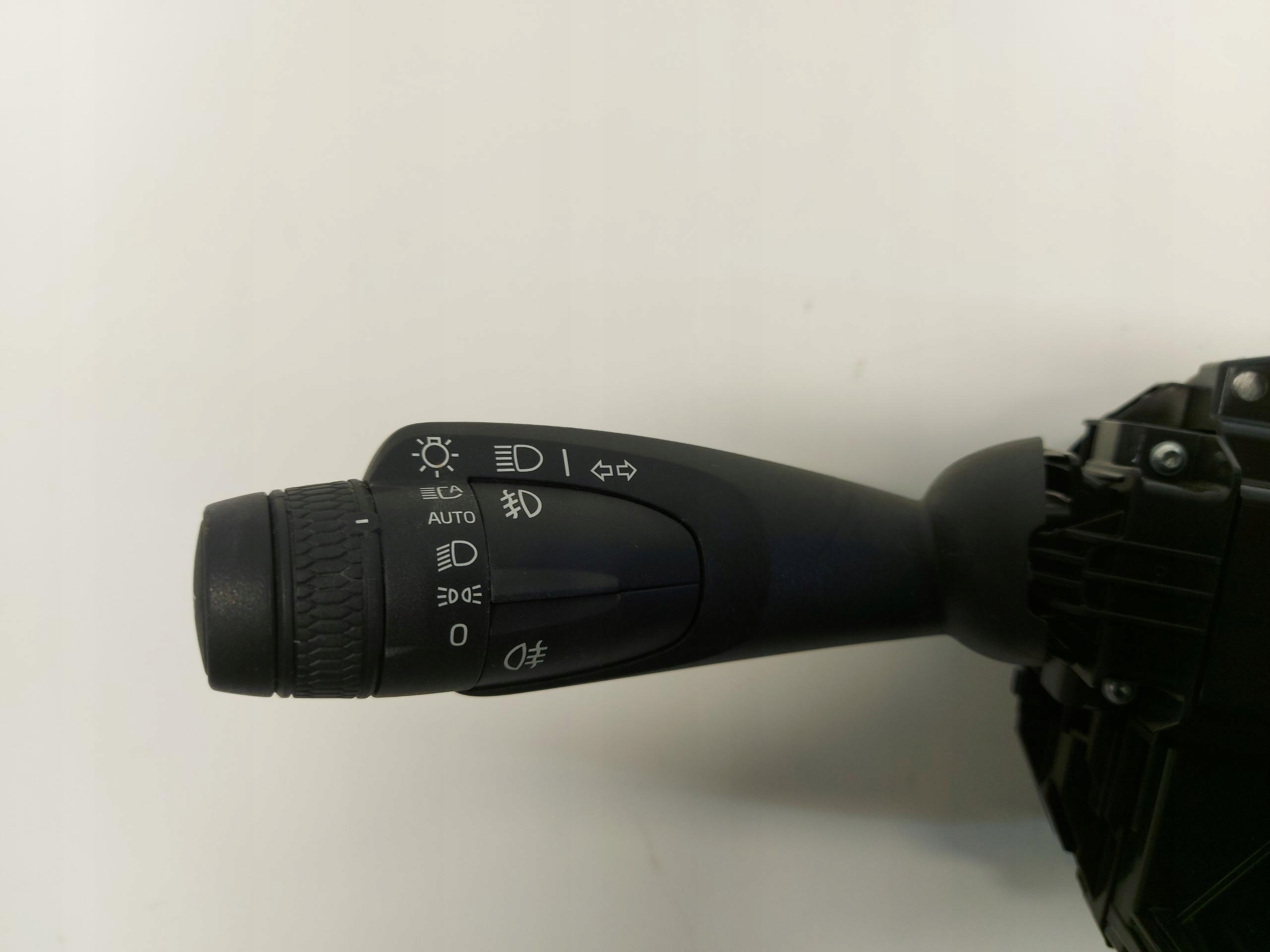 Volvo XC40 T3, 2020r steering wheel levers and controls ring 32275368