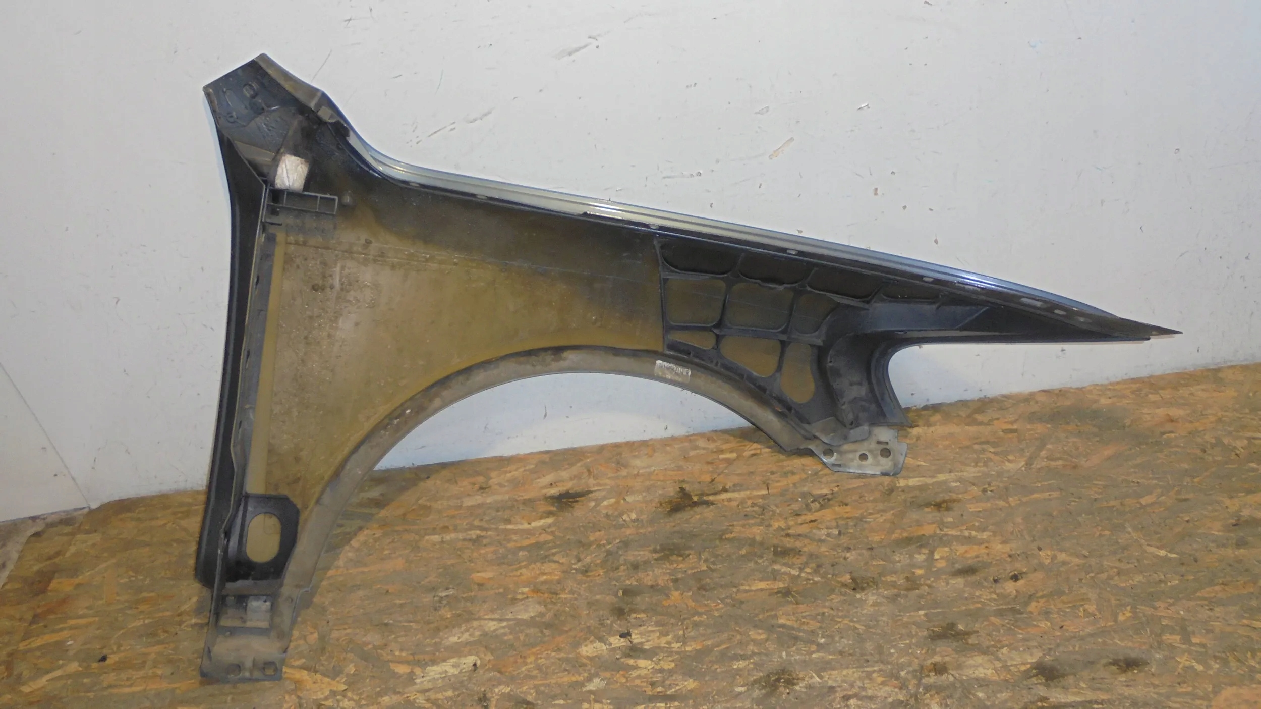 fender front left Volkswagen Touareg 7L