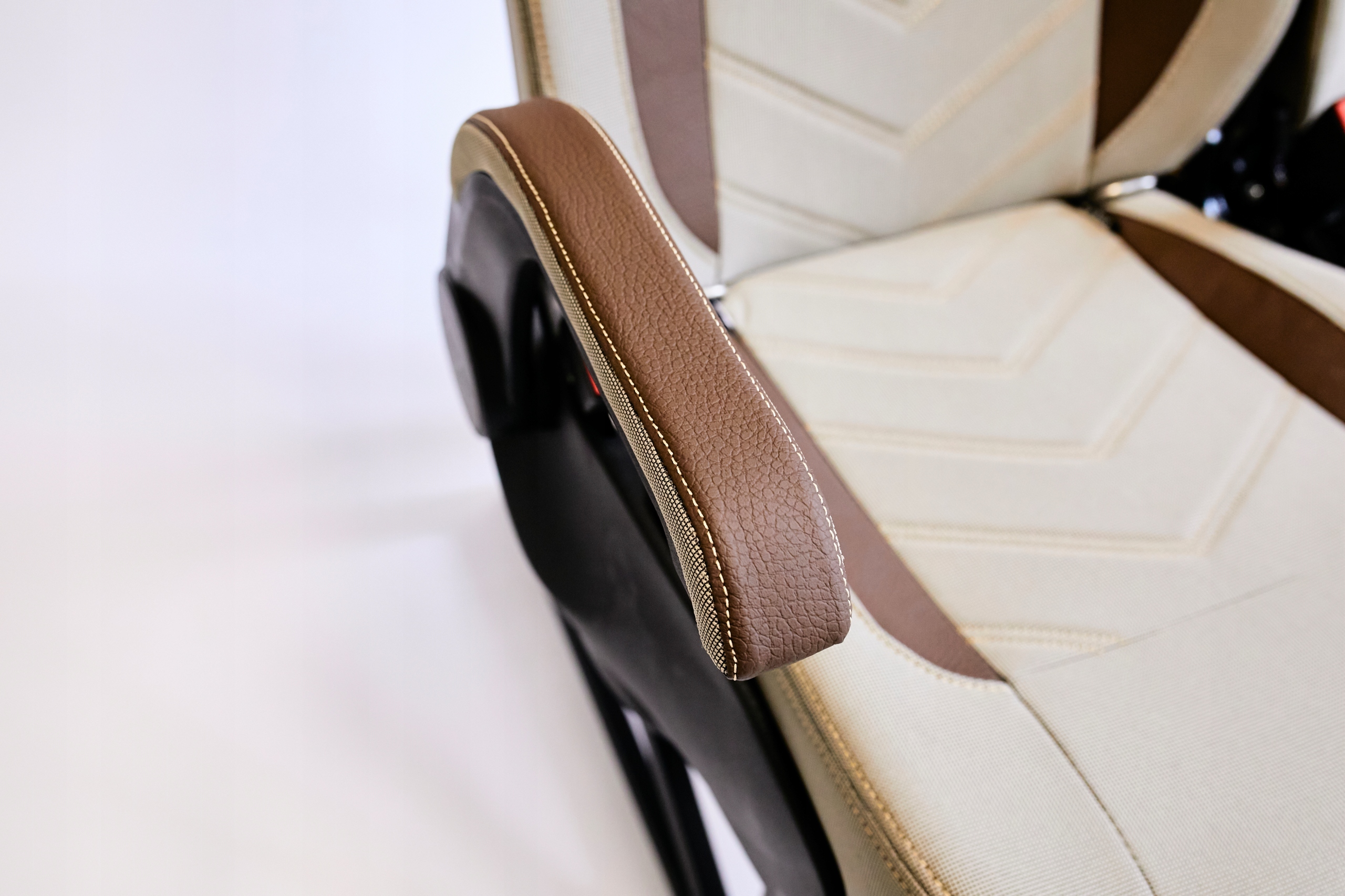 HYPE Komplet foteli plus lawka do kampera Part number 98765412365