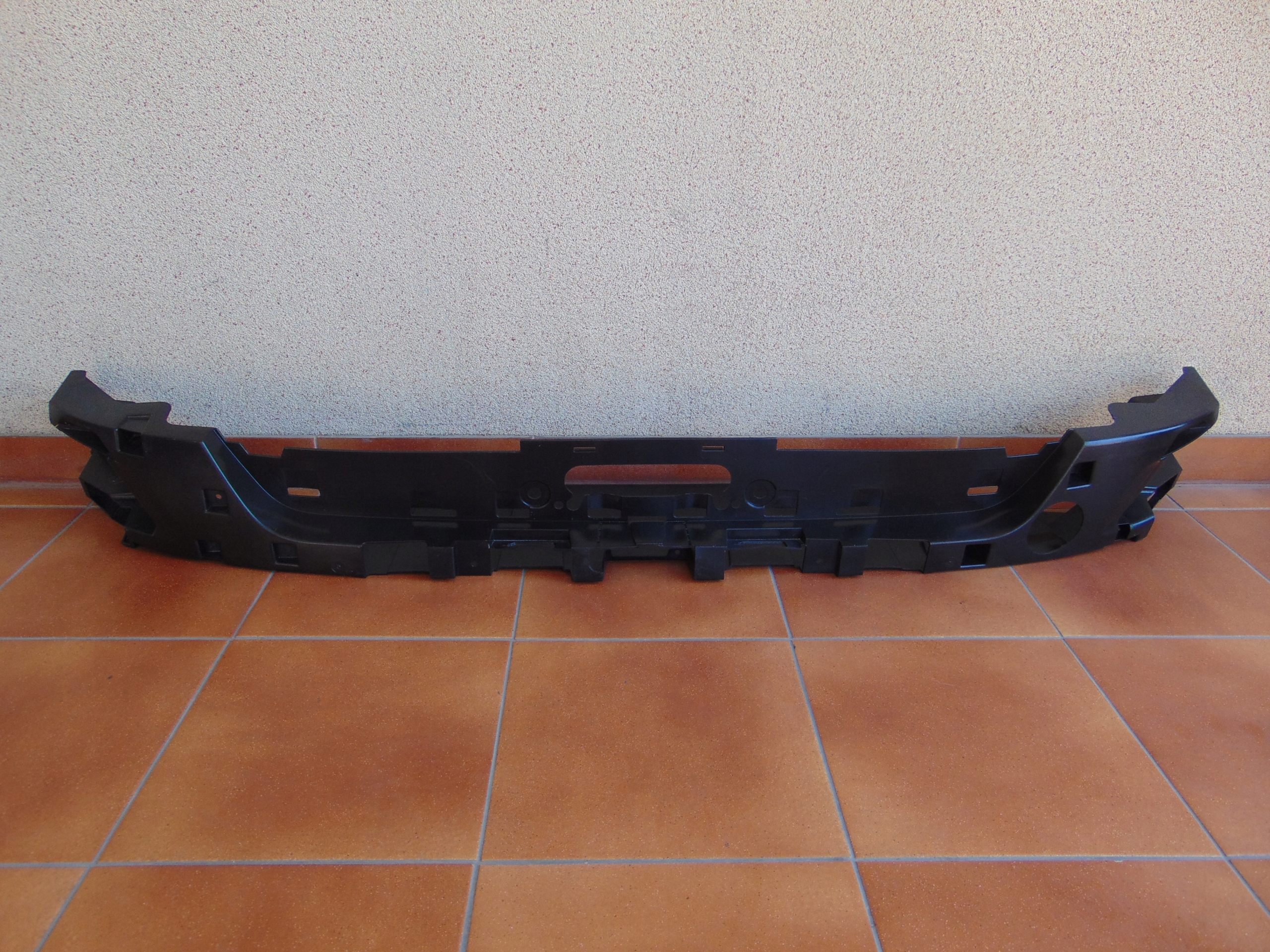 GN15-17B892-A - FORD ECOSPORT 17-УСИЛЕНИЕ СКОЛЬЖЕНИЯ ЗАДНЕГО БАМПЕРА