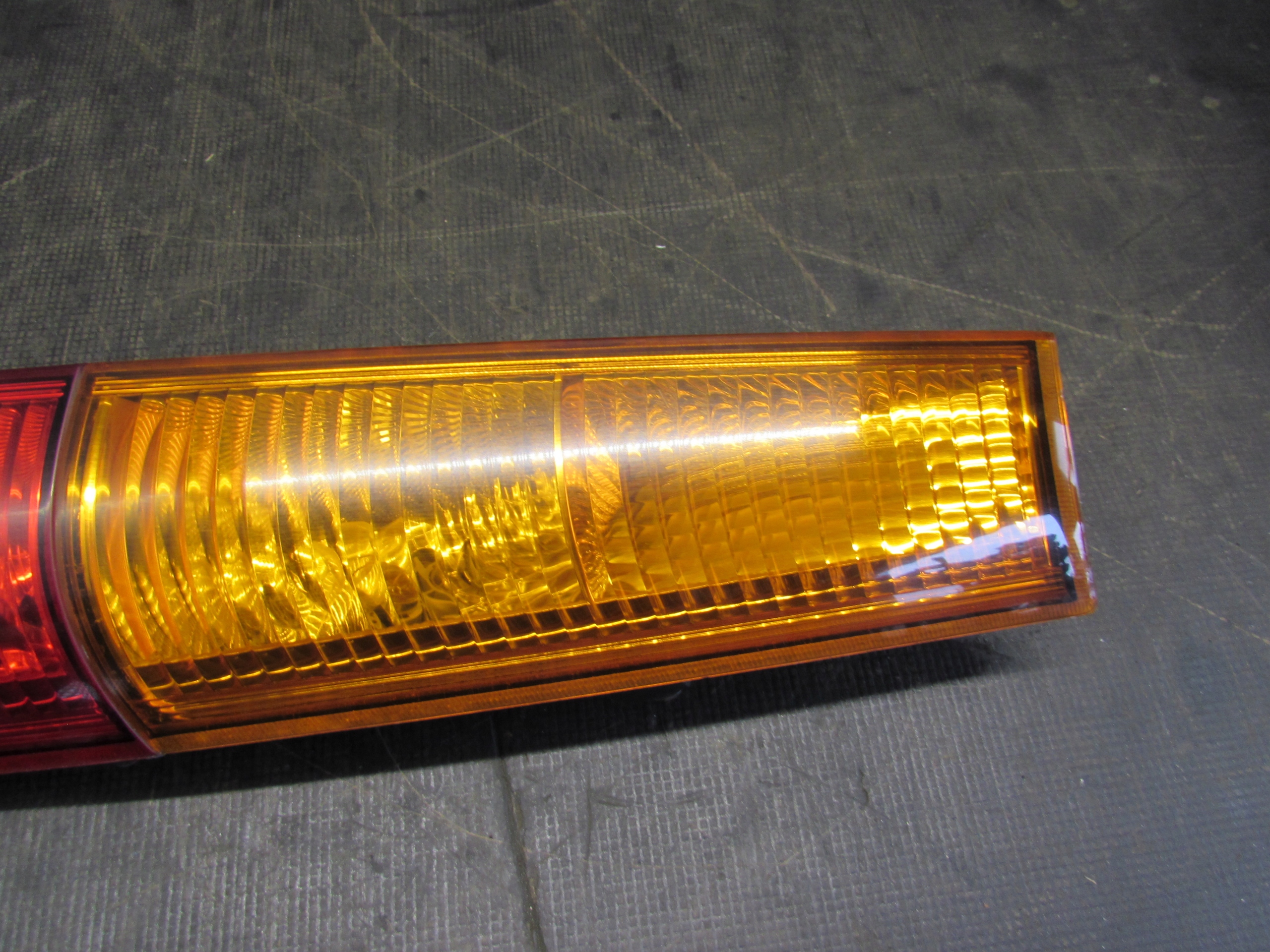 фонарь правый subaru JUSTY III 03-07R.
