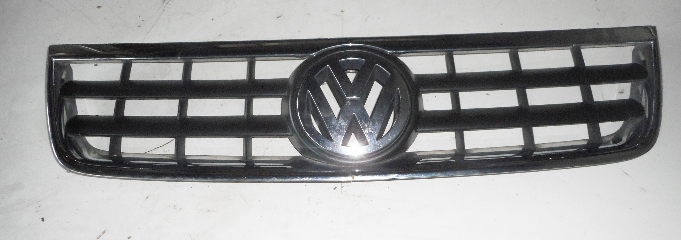 Vw Touareg 04r решітка радіатора решітка