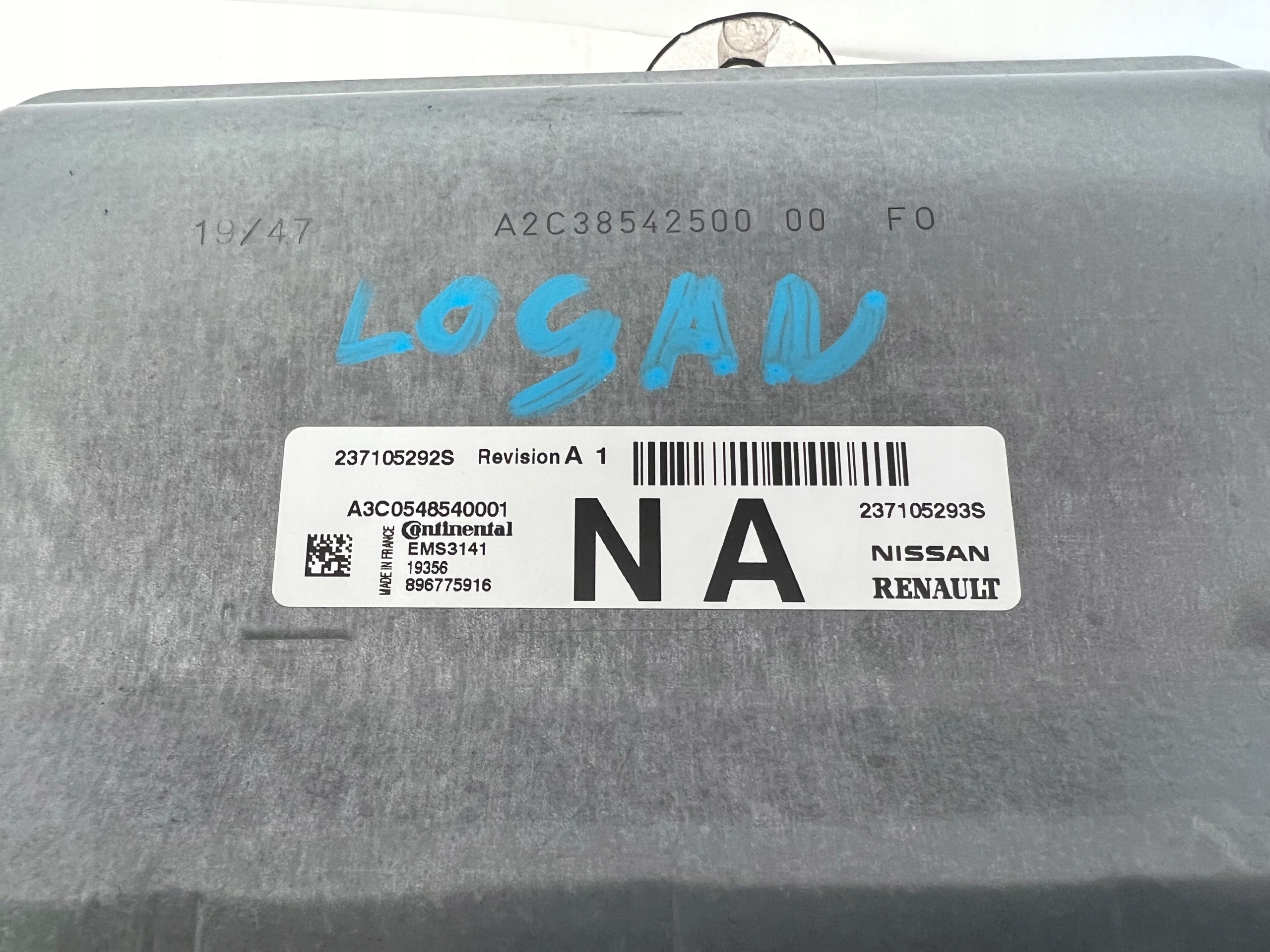 Logan III 1.0 SCe control unit of the engine 237105292S
