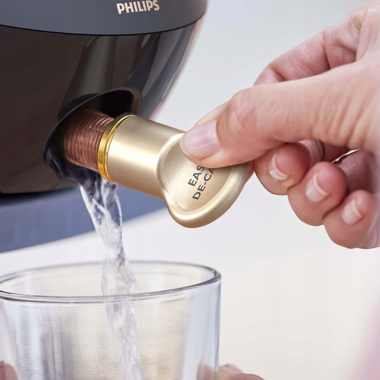 ŻELAZKO Z GENERATOREM PARY STACJA PAROWA PHILIPS PERFECT CARE 2700W 700G Model Generator pary Perfect Care 8000 DynamiQ Sensor