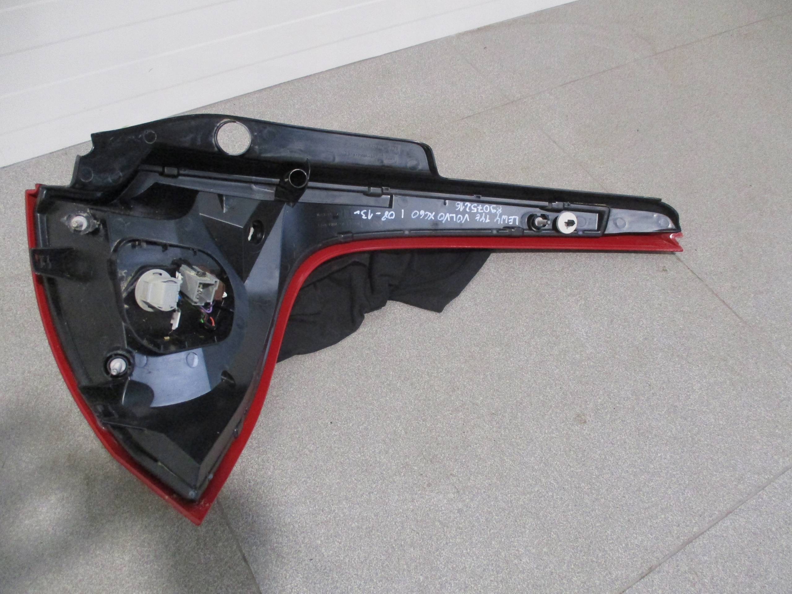 light left rear part left Volvo XC 60 and 08-13r 89075216