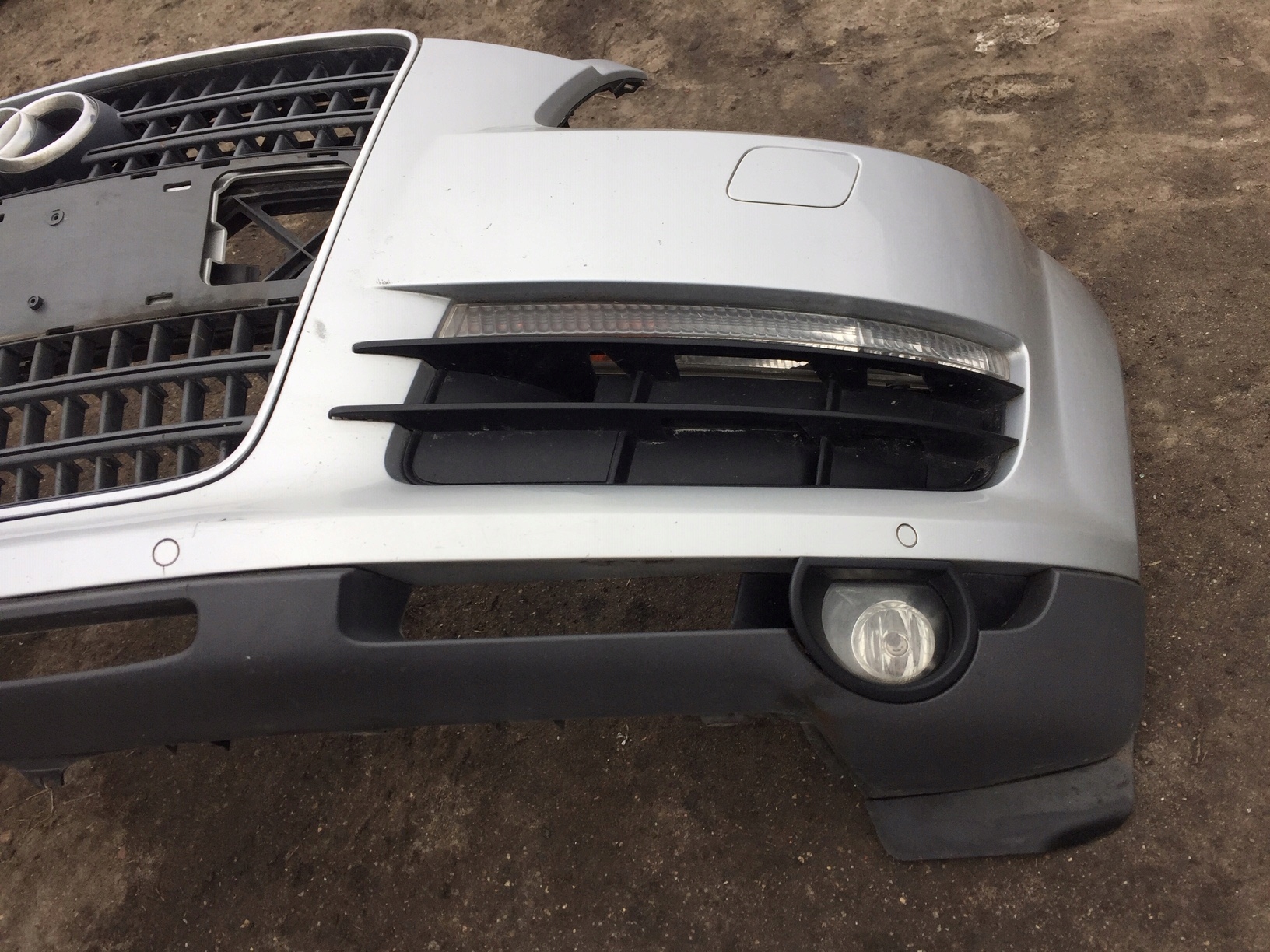 AUDI Q7 4L LX7W front bumper grill grille front