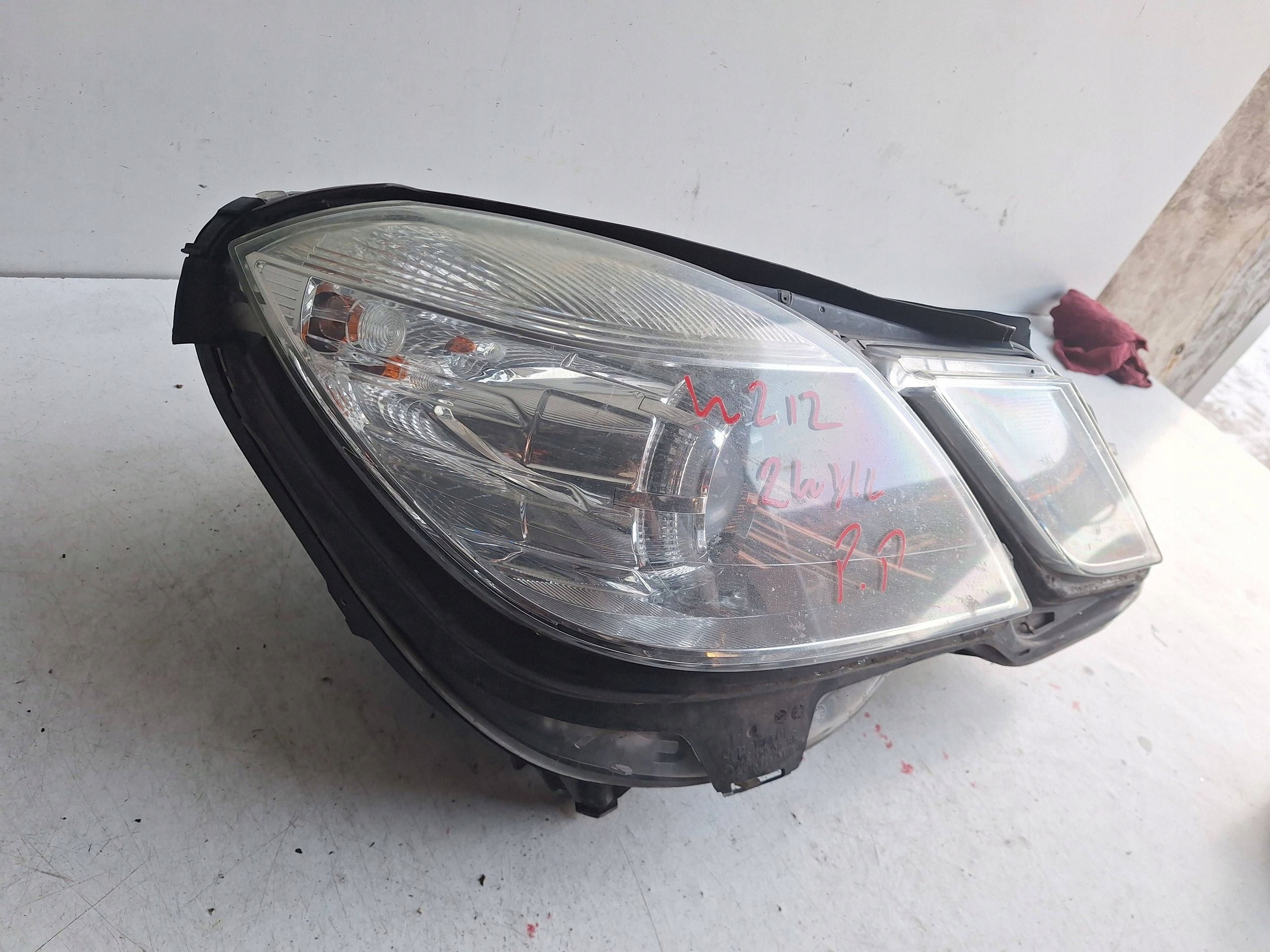 MERCEDES E-KLASA W212 09-13 light right UK-ANGLIK A2128200461