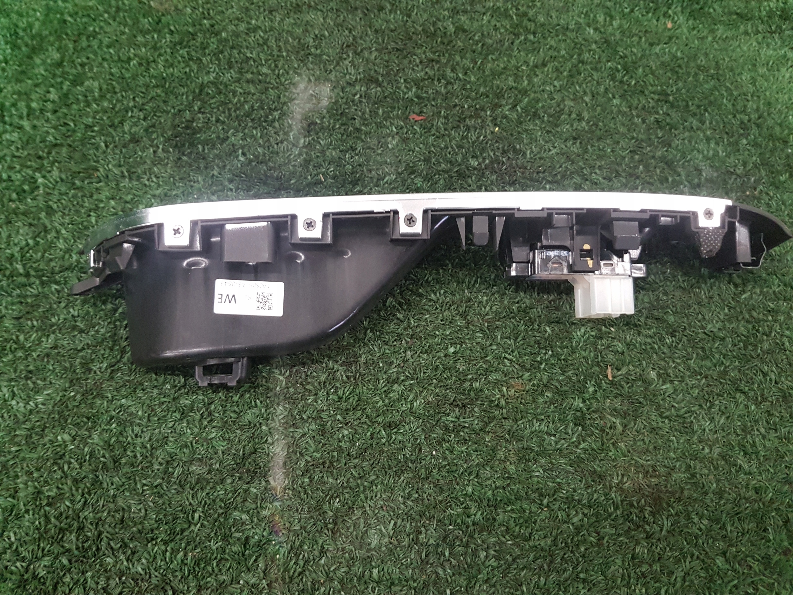 control panel windows of the passenger left rear part RENAULT KOLEOS 2 190508-A3-0843
