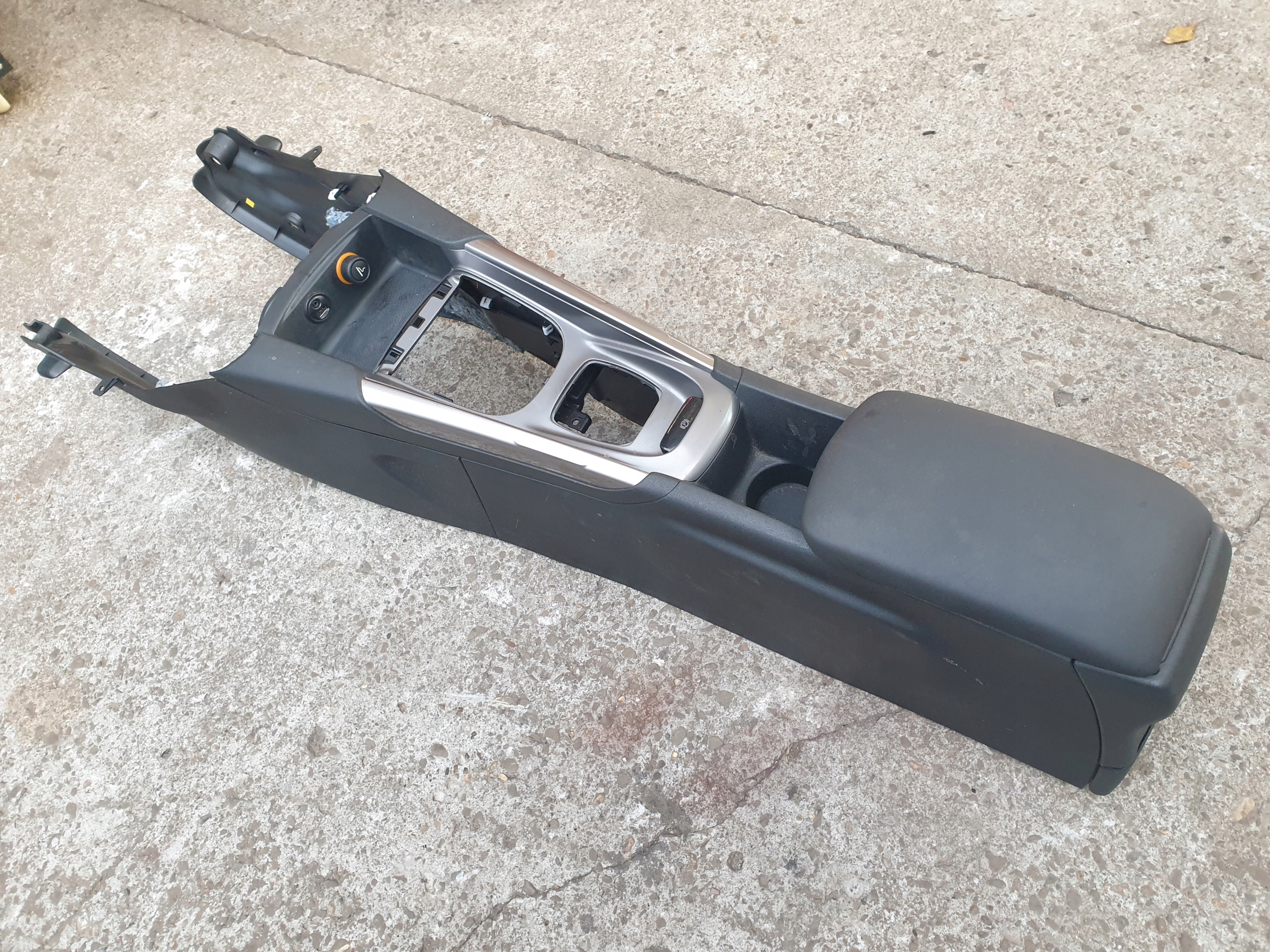 armrest console TUNEL CITROEN C4 II B7 2014-2018