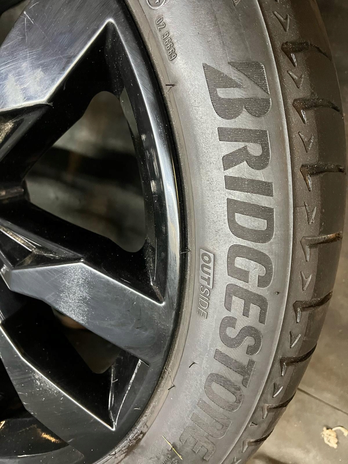 ORYGINALNE KOŁA ALUFELGI VW VOLKSWAGEN TOUAREG III 21” NOWY MODEL SUPERSTAN Szerokość opony 285 mm