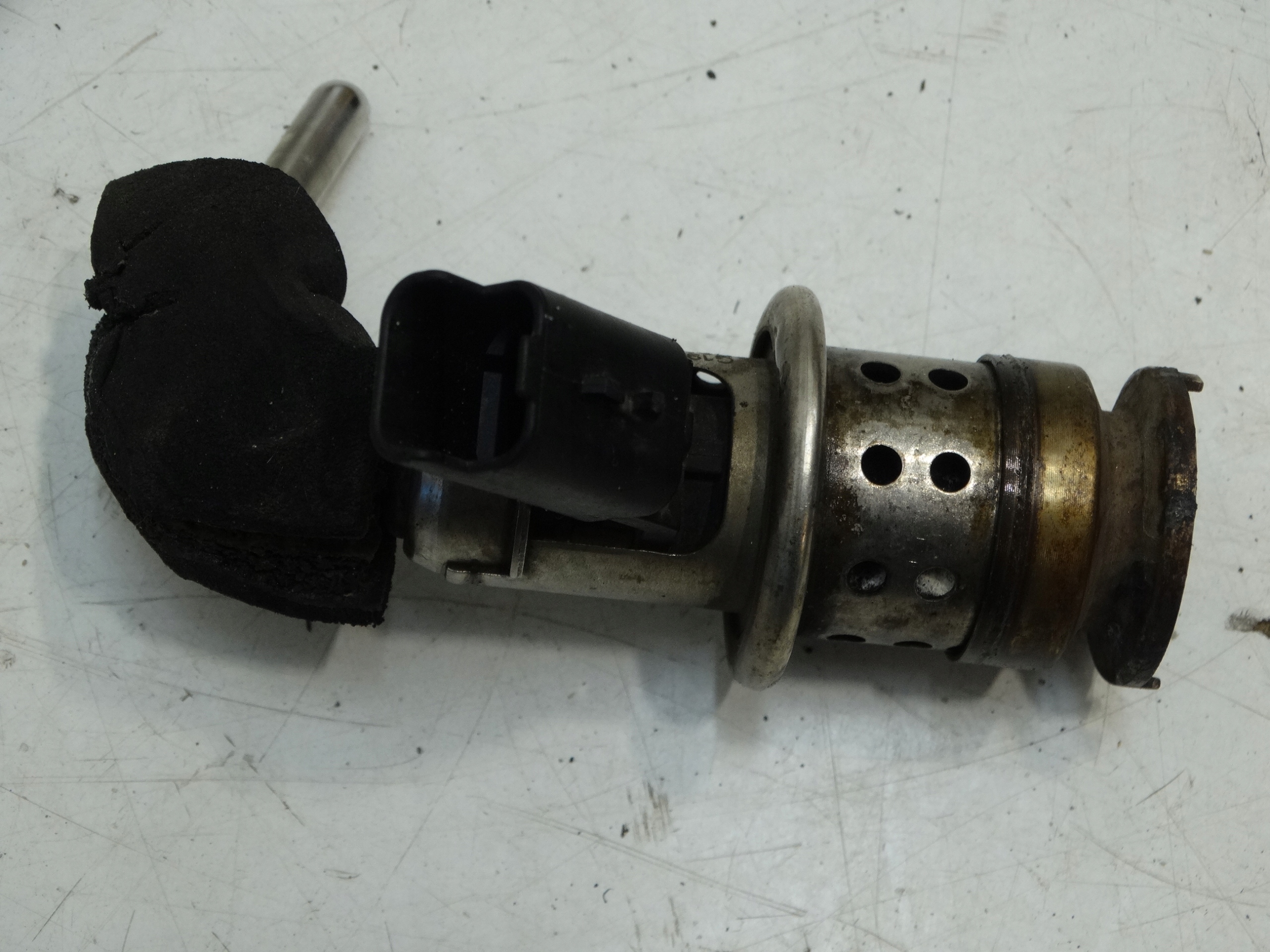 injector nozzle ADBLUE CITROEN C4 CACTUS 1.6 BLUEHDI 9802763880