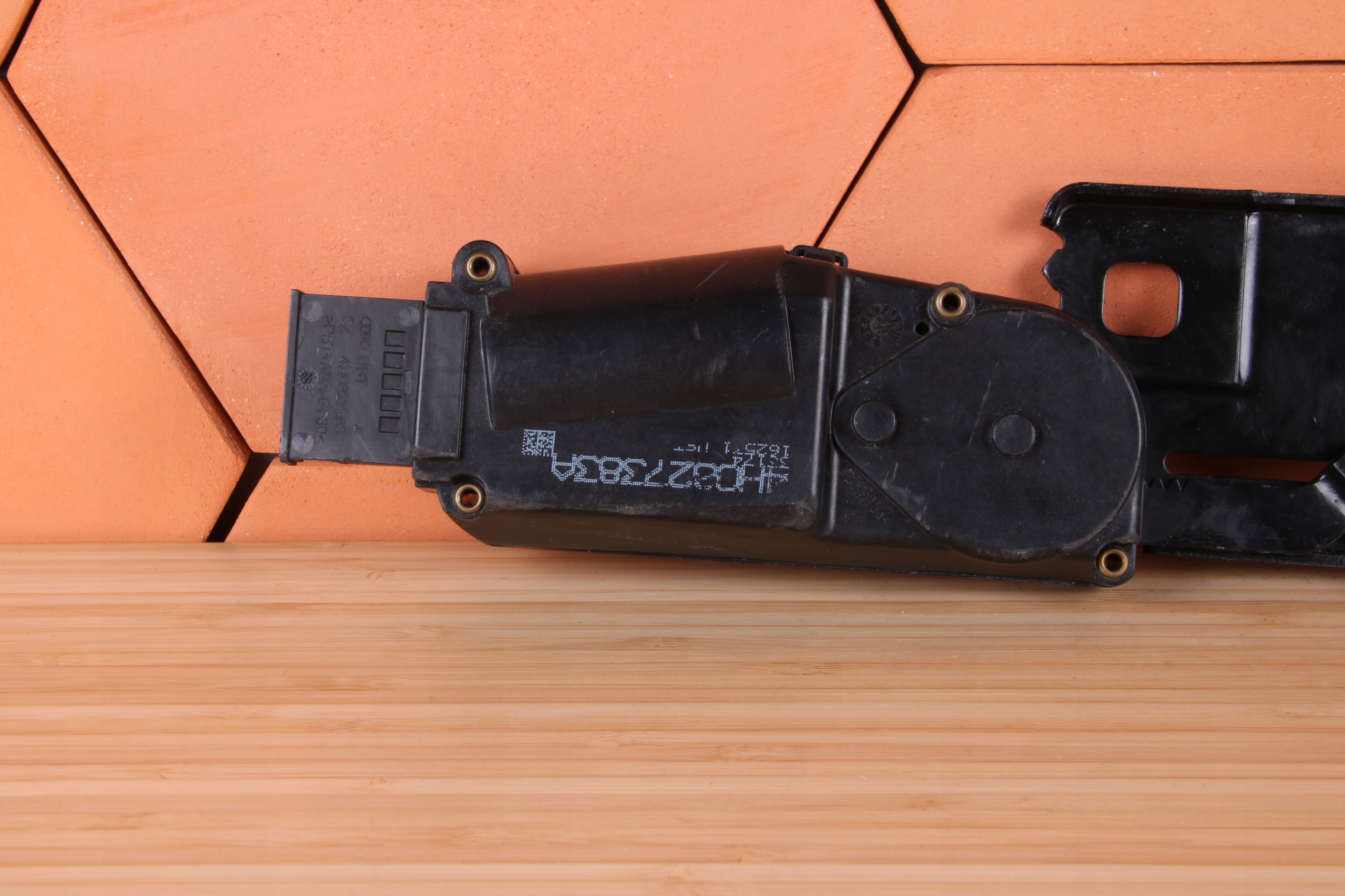 AUDI A8 D4 lock DOCIAG bonnet boot 4H0827383A