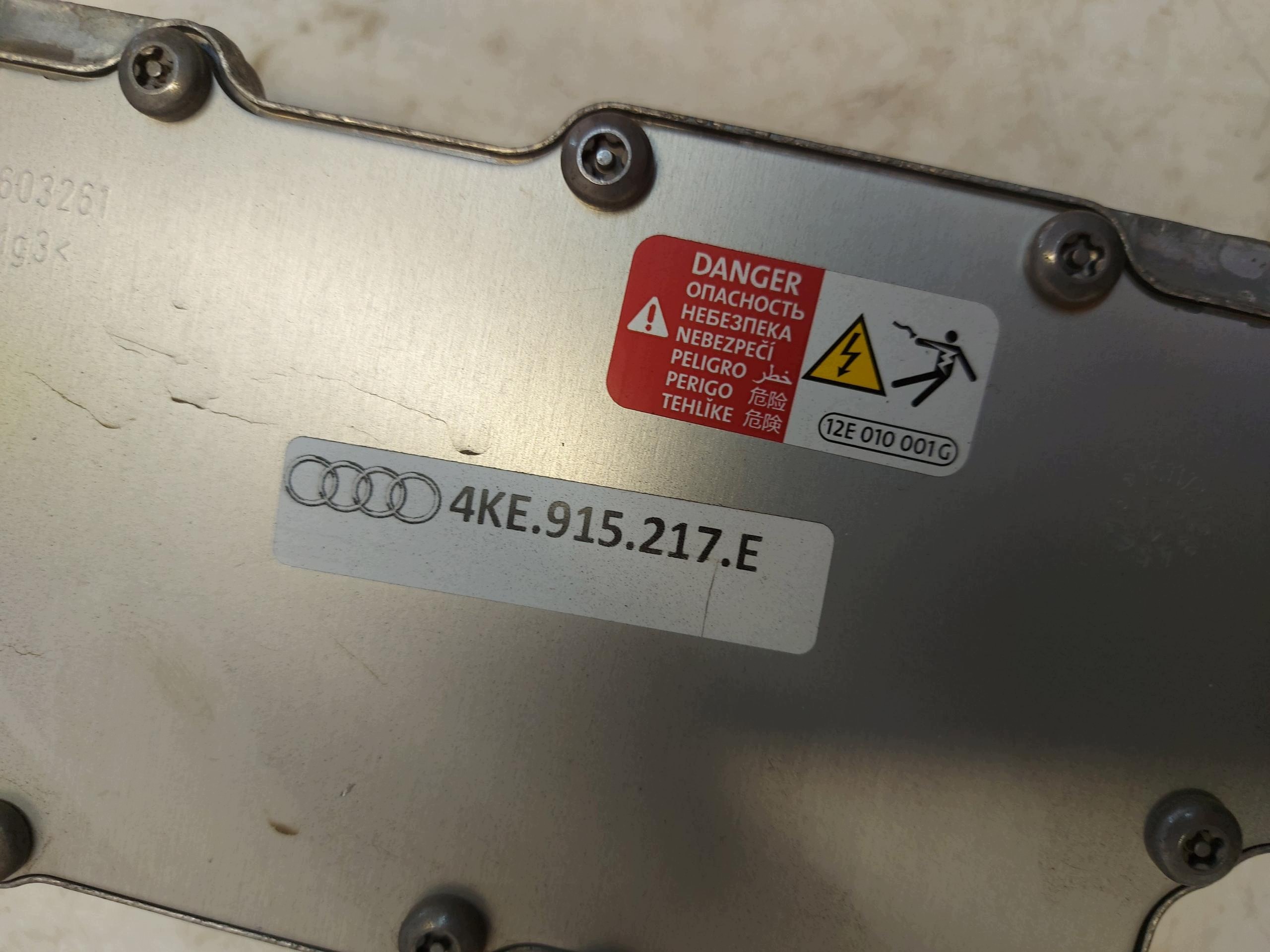 Audi Q8 E-TRON SportBack 4KE control unit voltage module connecting spoiler 4ke915217e
