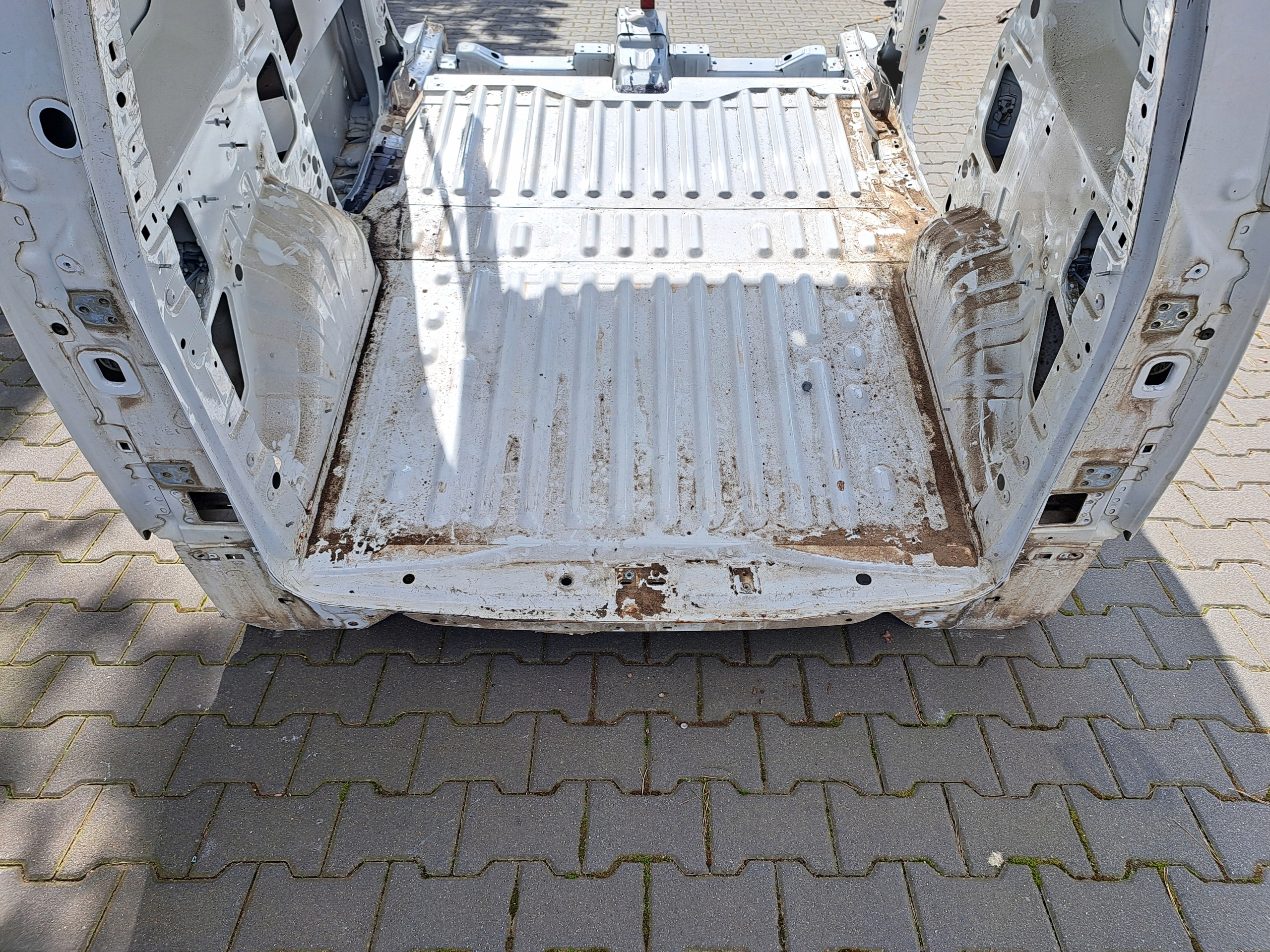 PARTNER BERLINGO IV RIFTER COMBO E PROACE CITY TYLNY PAS WANNA PODLOGA