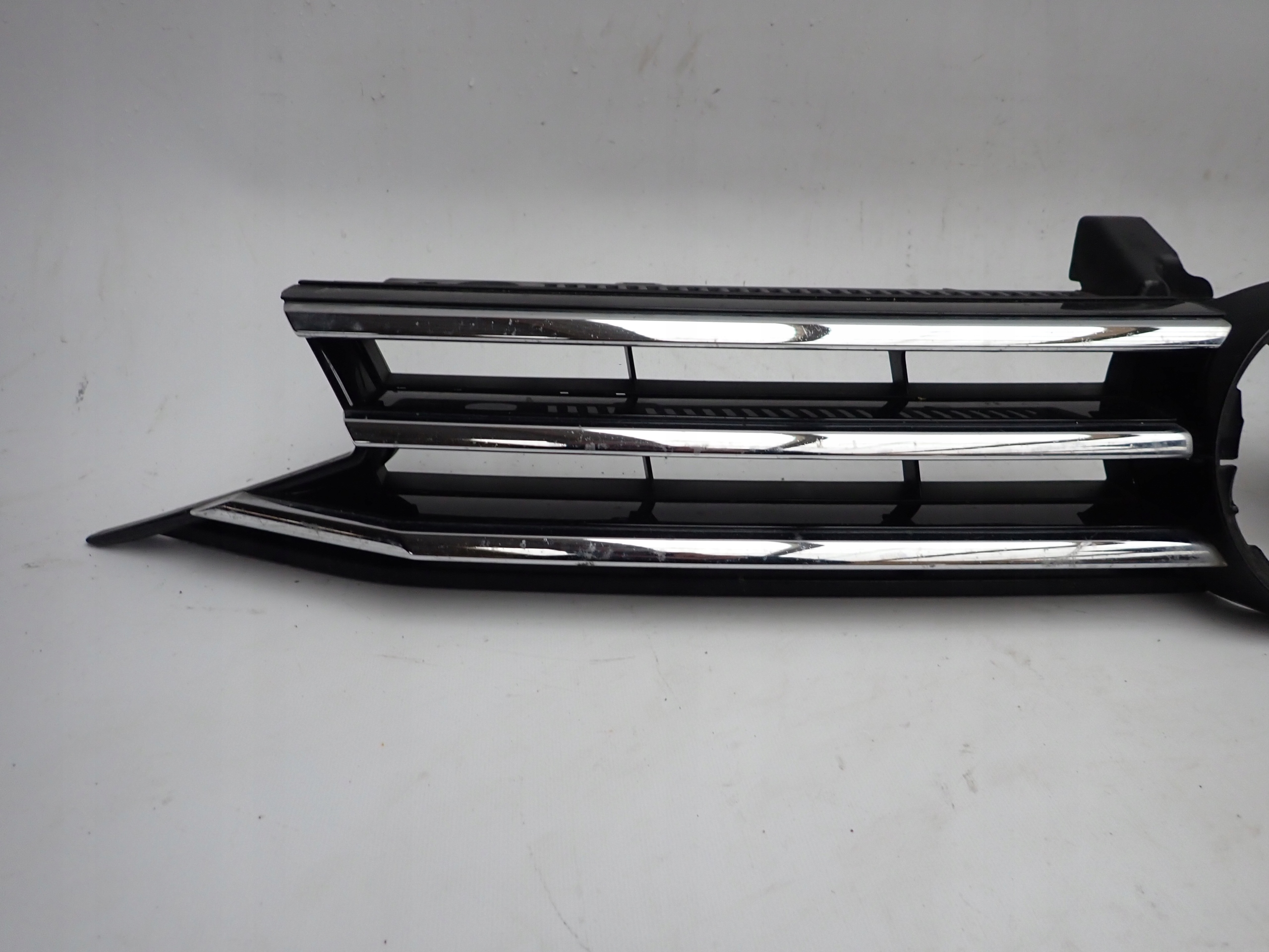 VW TOURAN II 2 15-> grill grille radiator