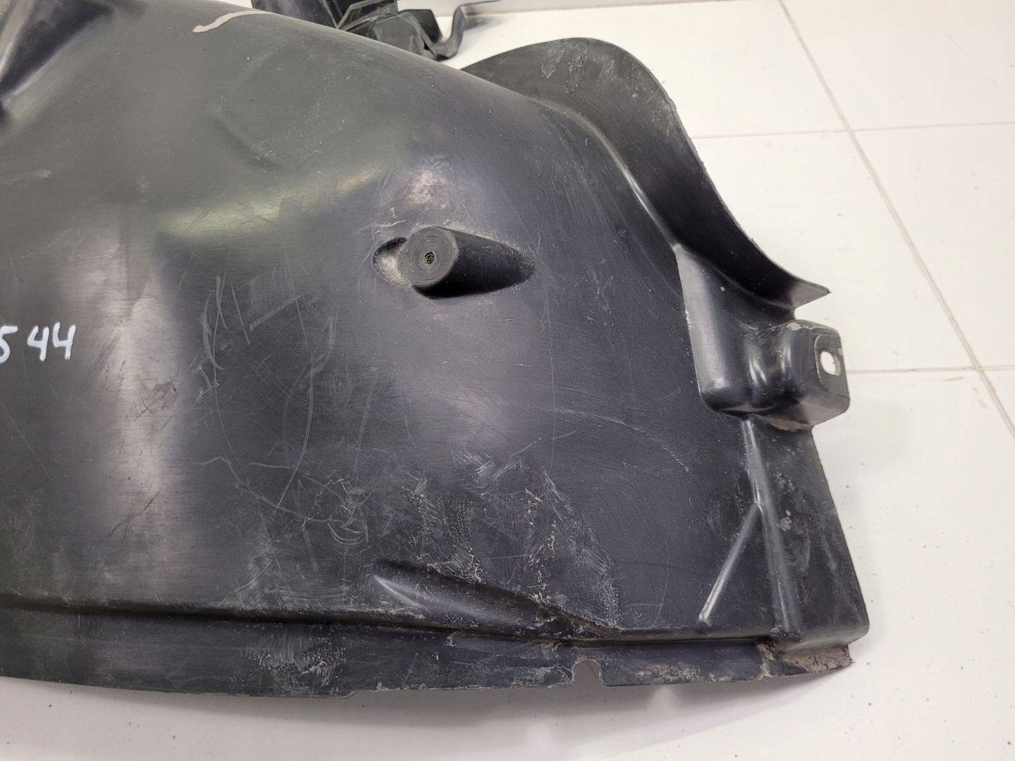 mudguard front left side Land Rover Discovery Sport 2017 FK72-16A574-AD