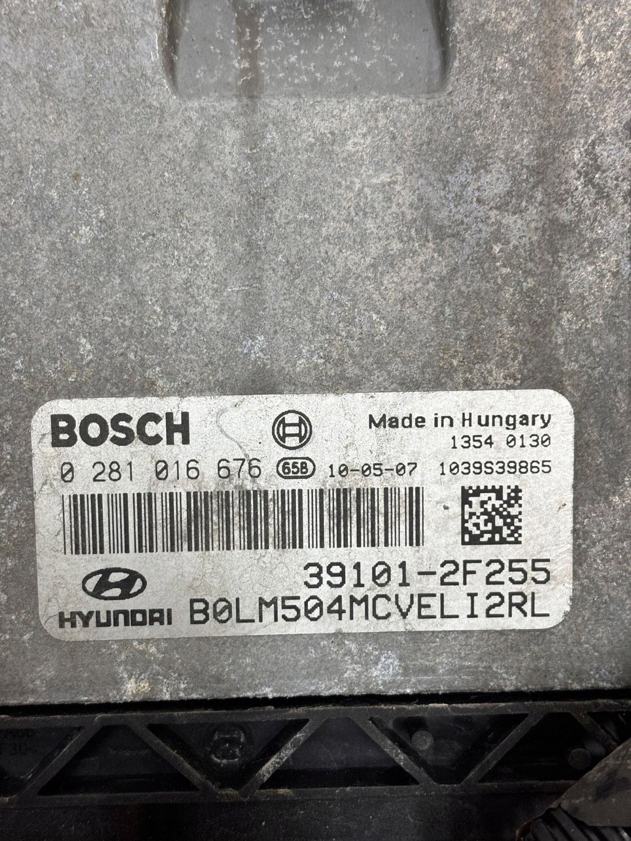 control unit of the engine computer HYUNDAI IX35 2.0 CRDI 0281016676