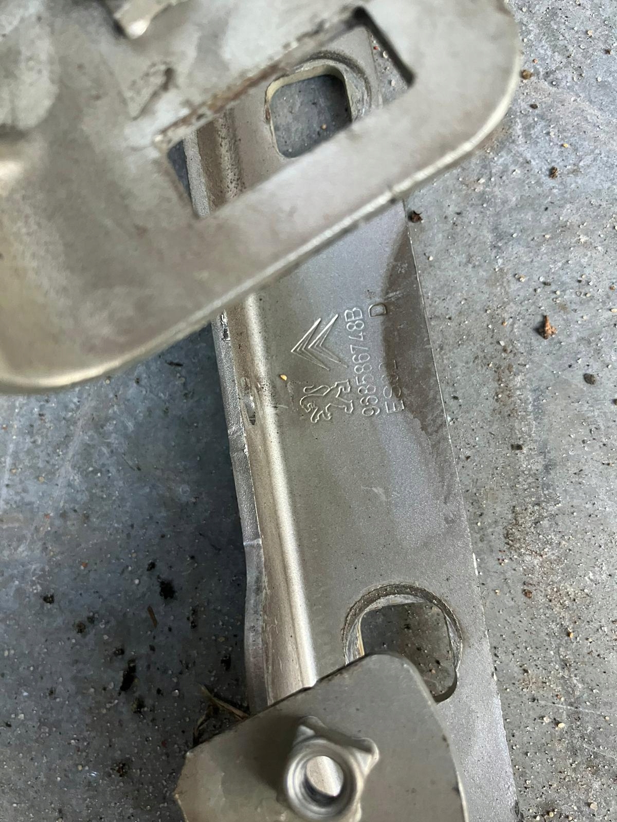 hinge bonnets right 5008 3008 EZRC 968586748