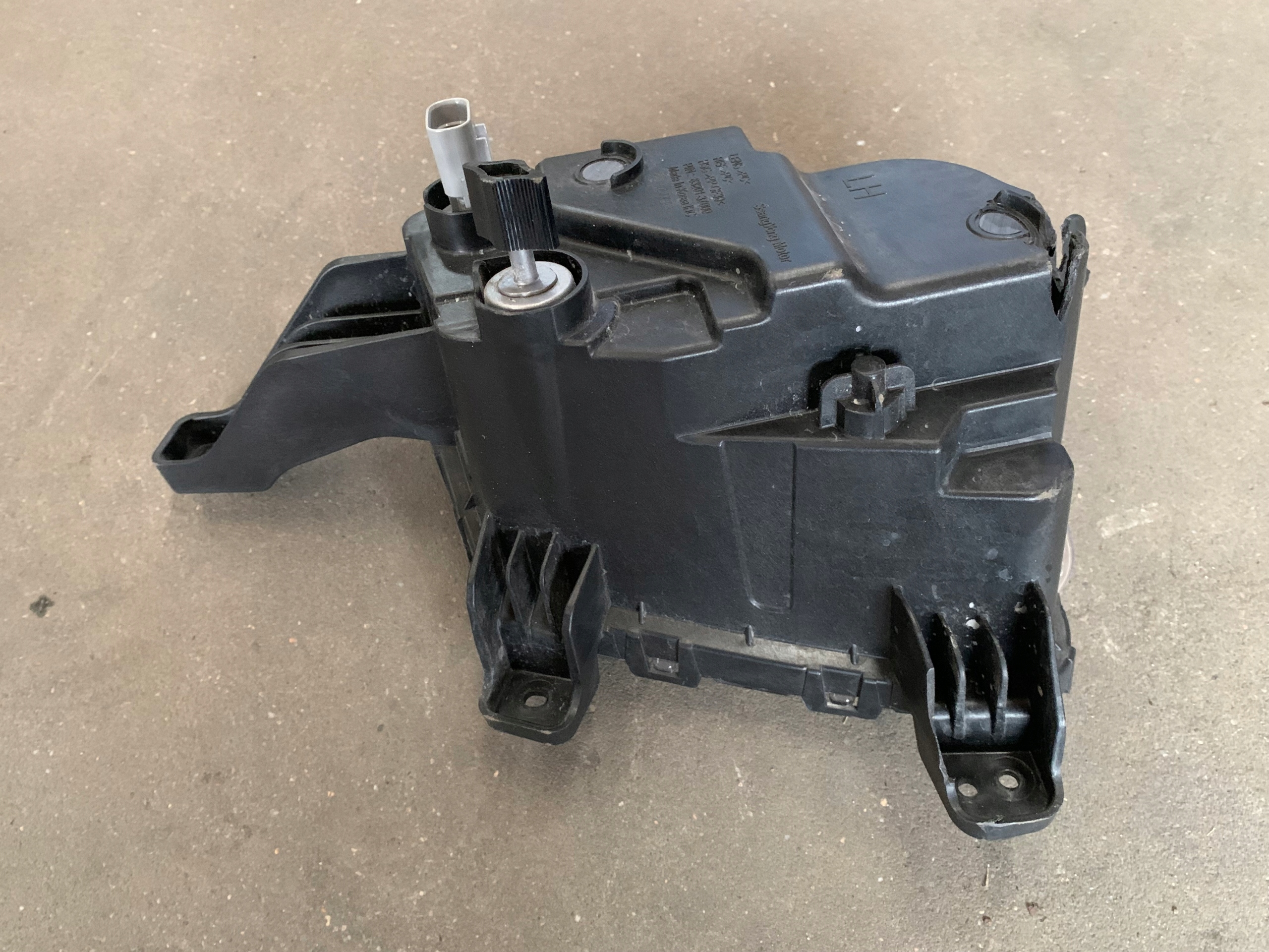 KORANDO IV 19- галоген левая перед 83201-37000