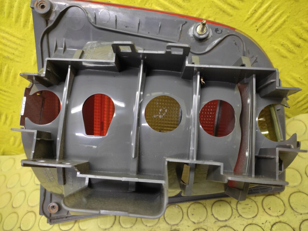 SKODA OCTAVIA and light right rear part 1U6945096