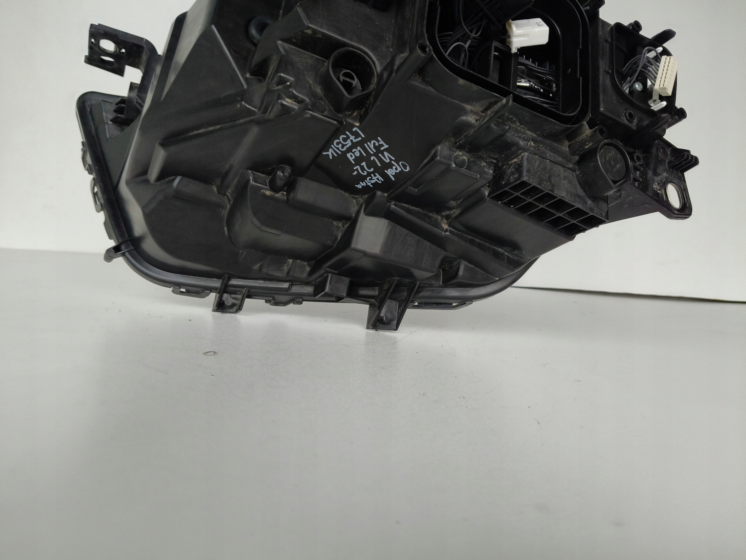 light right REFLEKTOR OPEL ASTRA VI L 22- FULL LED
