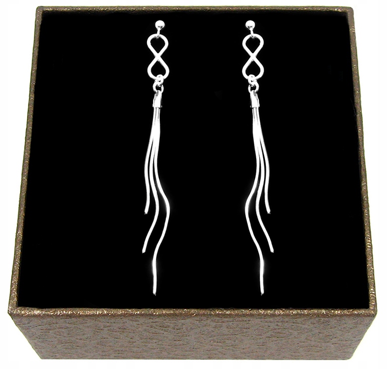 

Kolczyki Nieskończoność ze srebra próby 925 A25