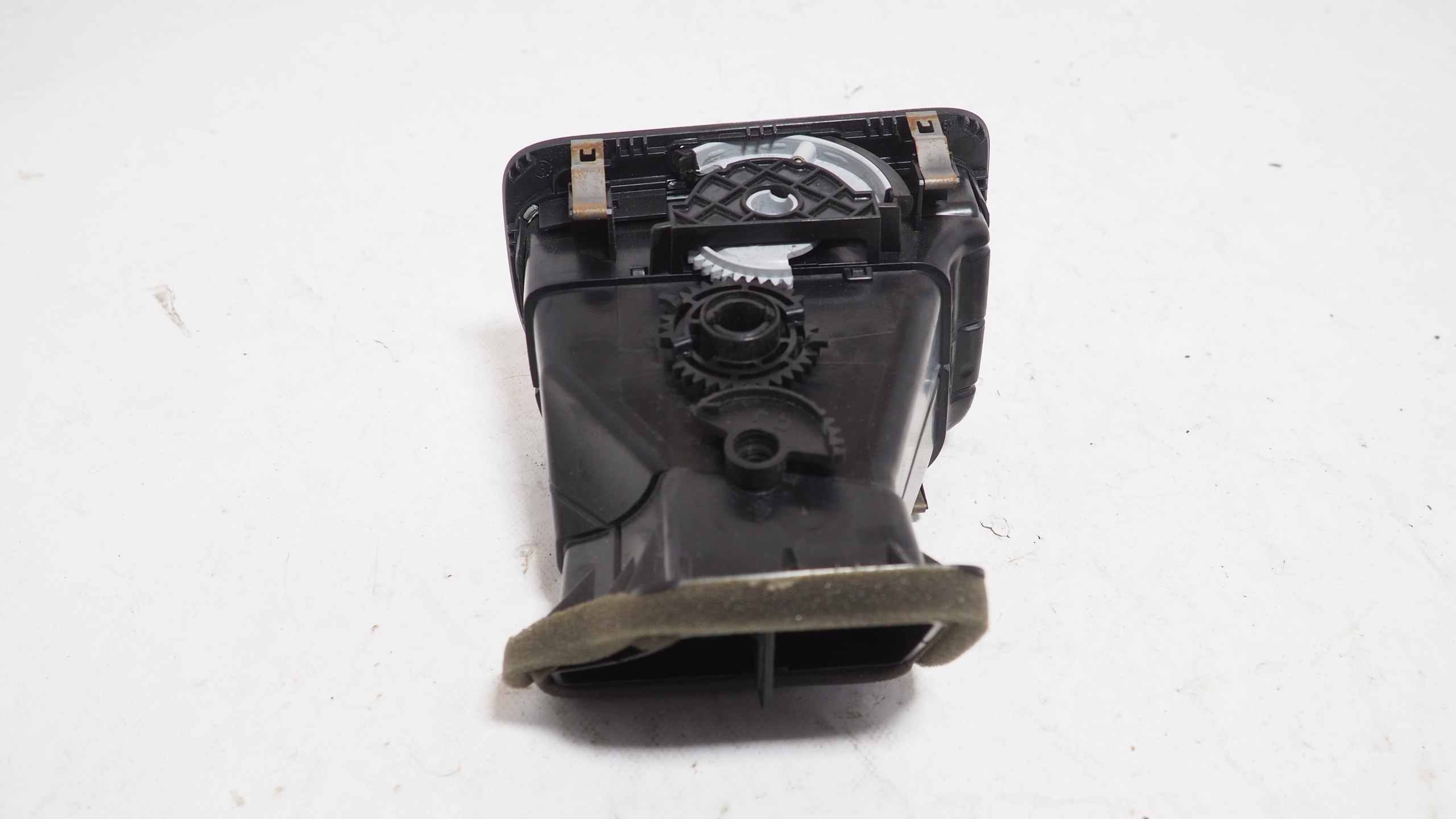 VW Golf VI grid air conditioning devices left 5K0819709