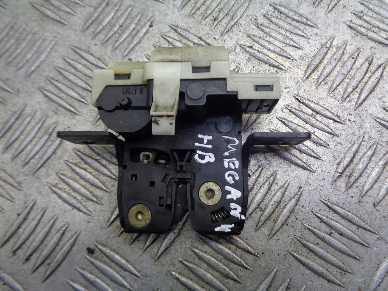 ZAMEK KLAPY BAGAŻNIKA RENAULT MEGANE II 400791C