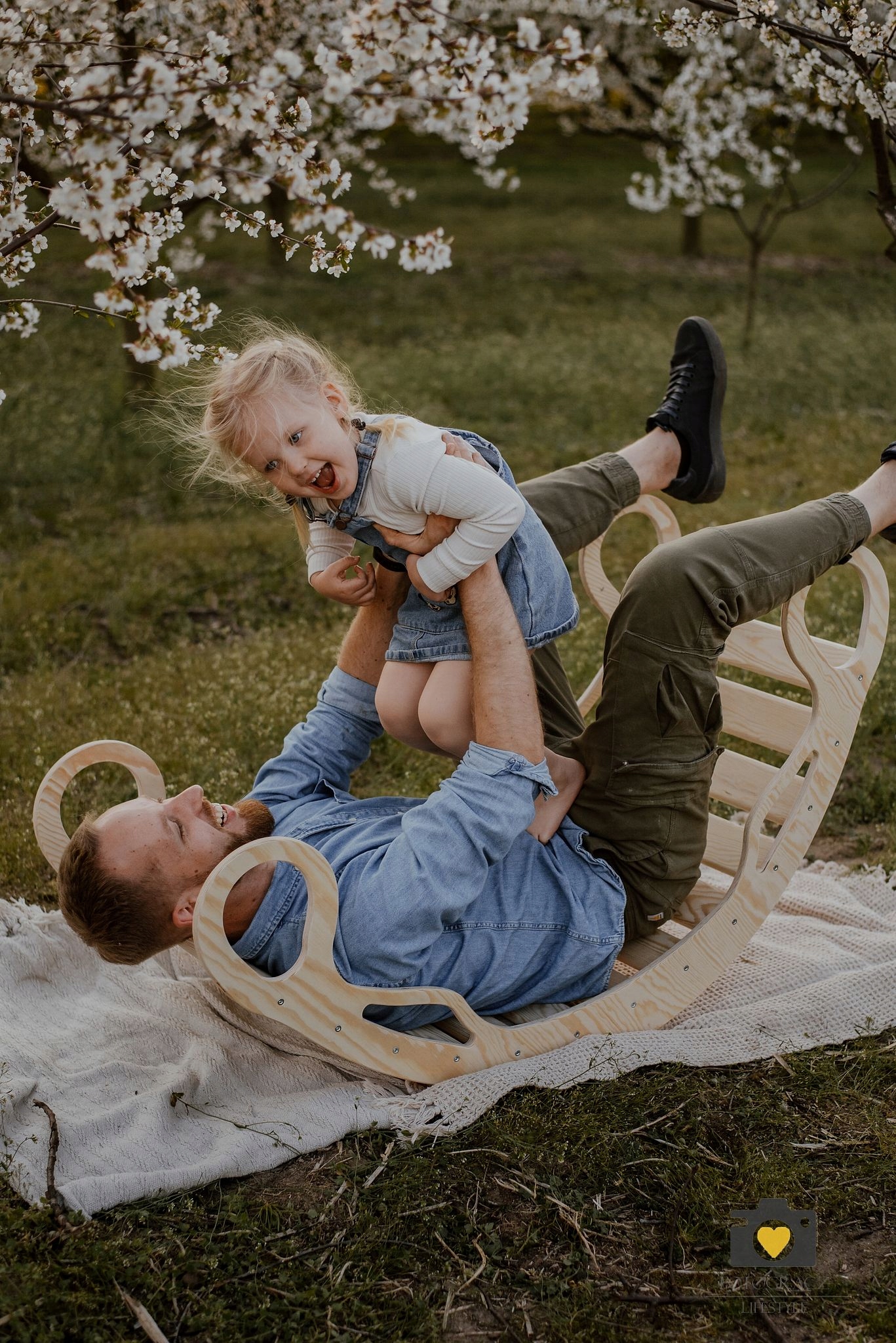 Bujak drewniany dla dzieci z drabinką lub ścianką Bohater brak
