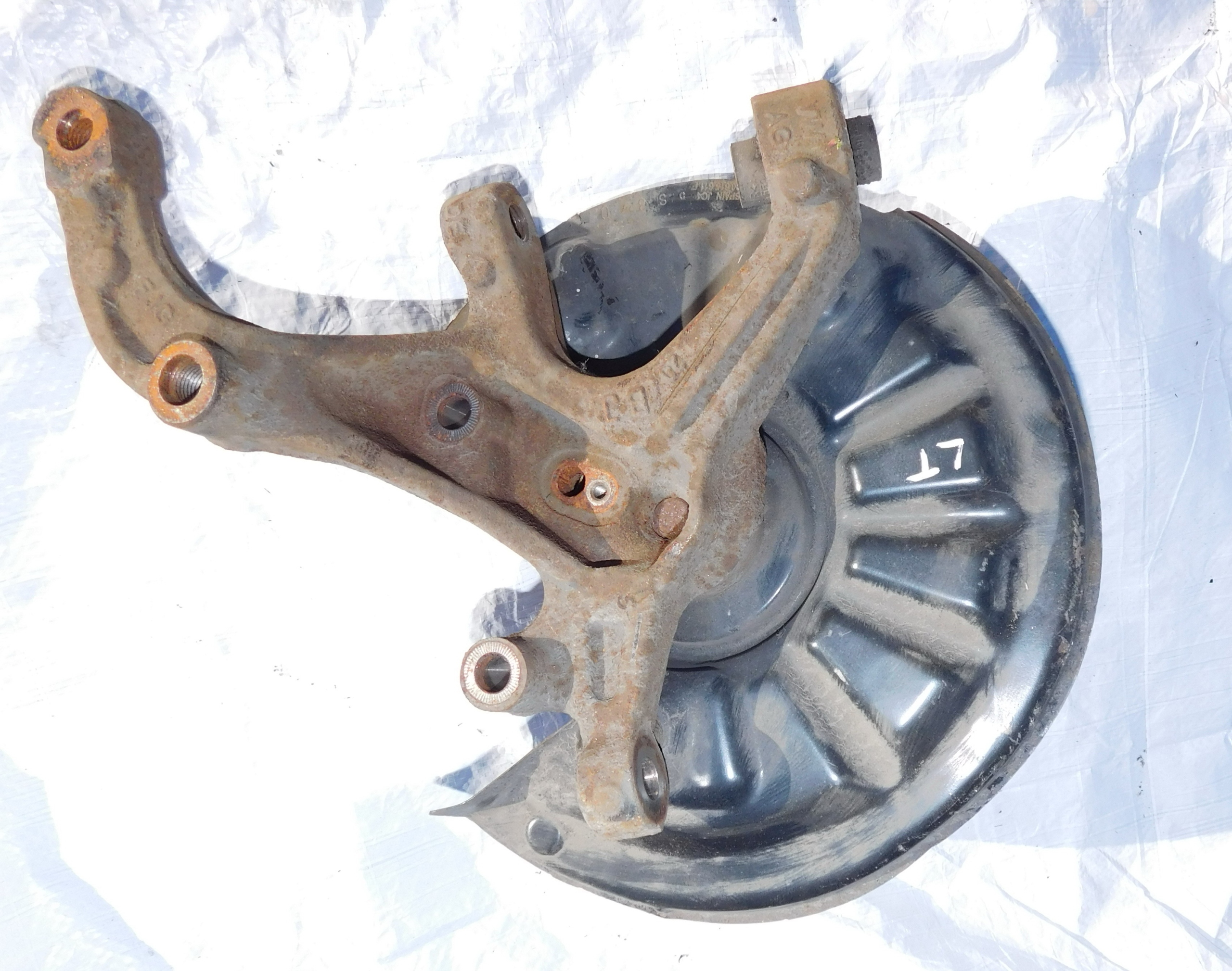 LEON IV 5F FR 2020r HB ZWROTNICA LEWY TYŁ PIASTA ŻELIWO