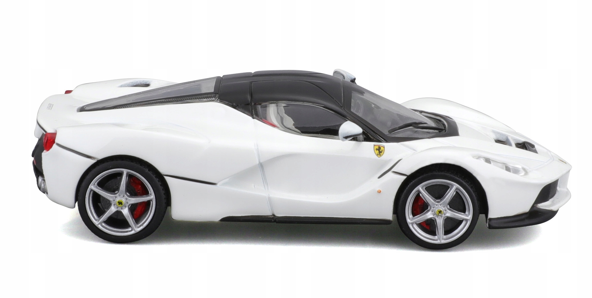 LaFerrari 1:43 Bburago SIGNATURE 18-36902 BIAŁY MODEL WŁOSKIEGO SAMOCHODU Stan opakowania oryginalne