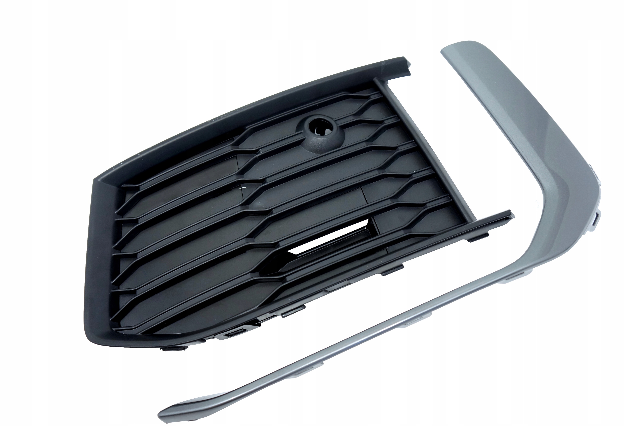 4K0807967A - Решітка радіатора ліва Audi A6 C8 4K S-LINE