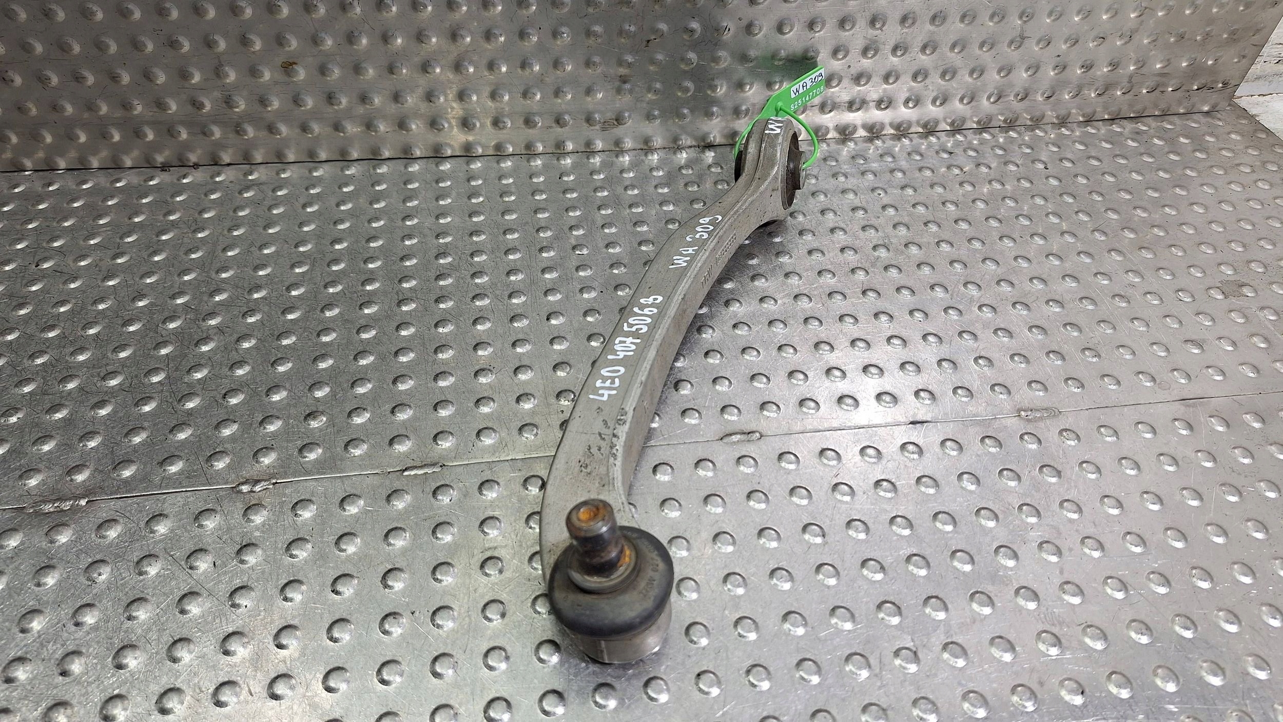 arm right front upper OE 4E0407506B AUDI A6 C6 A8 D3 PHAETON