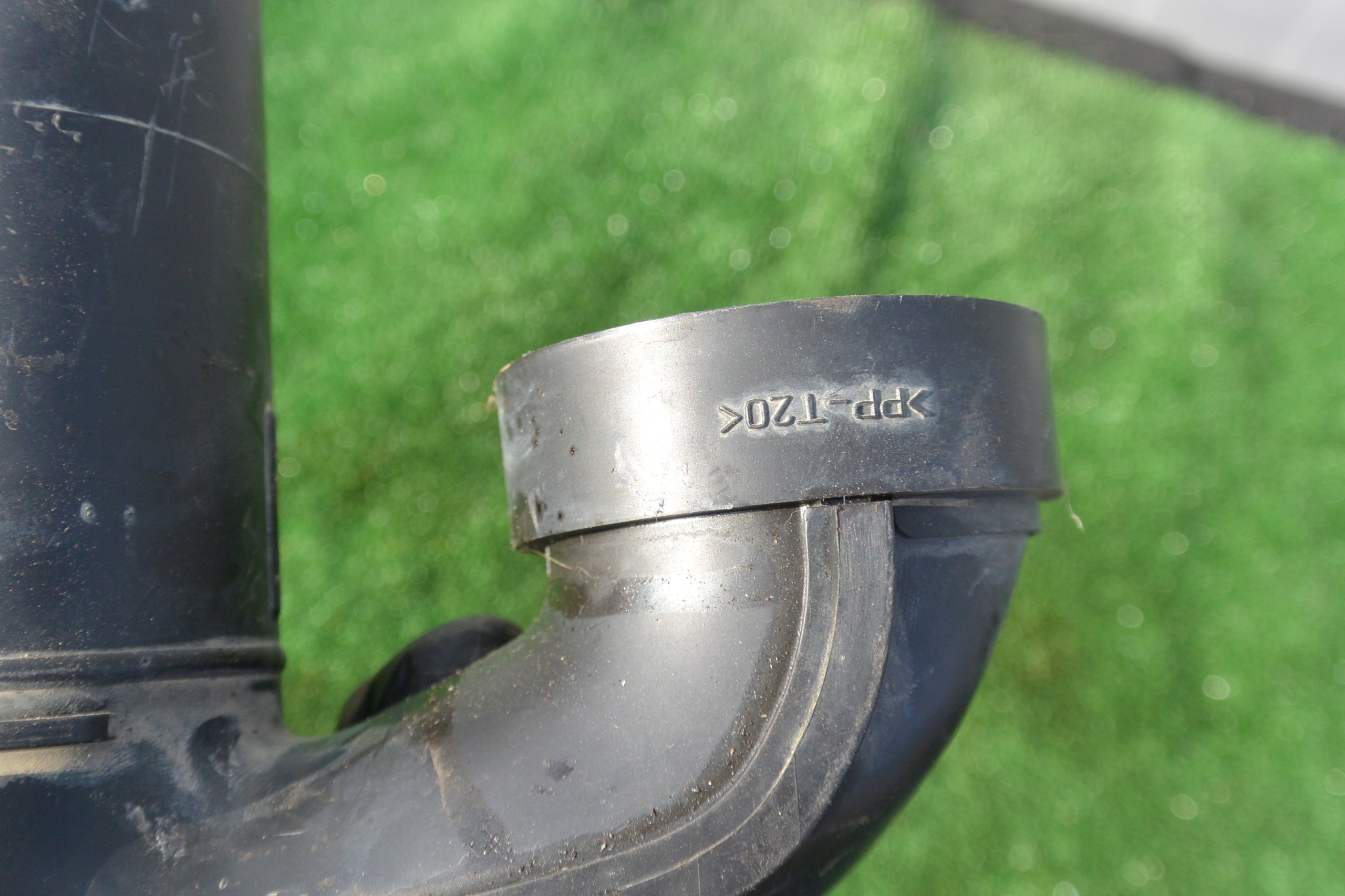 intake air hose 2.5DCI NISSAN NAVARA D40
