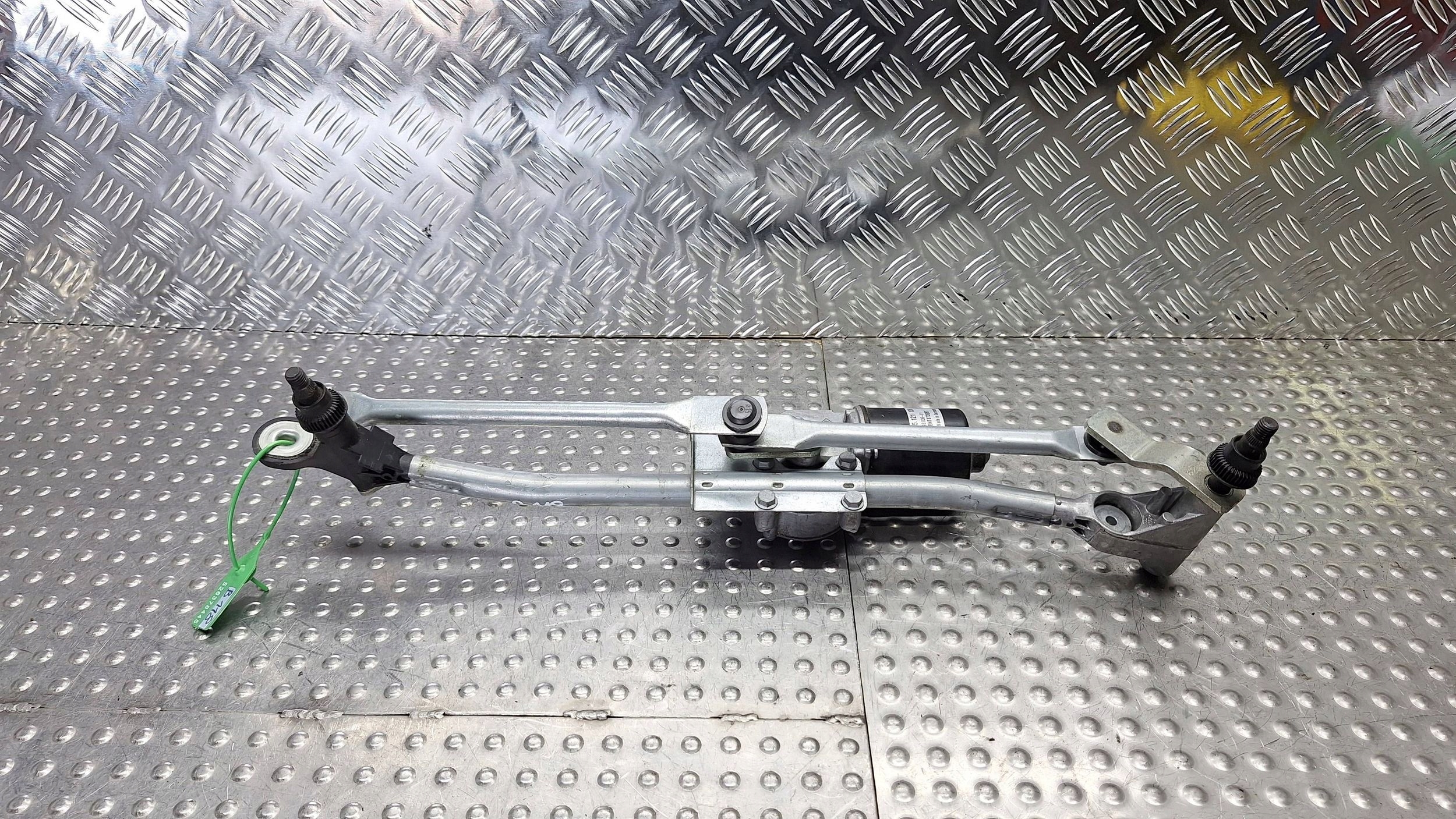 mechanism engine of wipers front 7192963 7193036 BMW E81 E82 E87 E88 EU