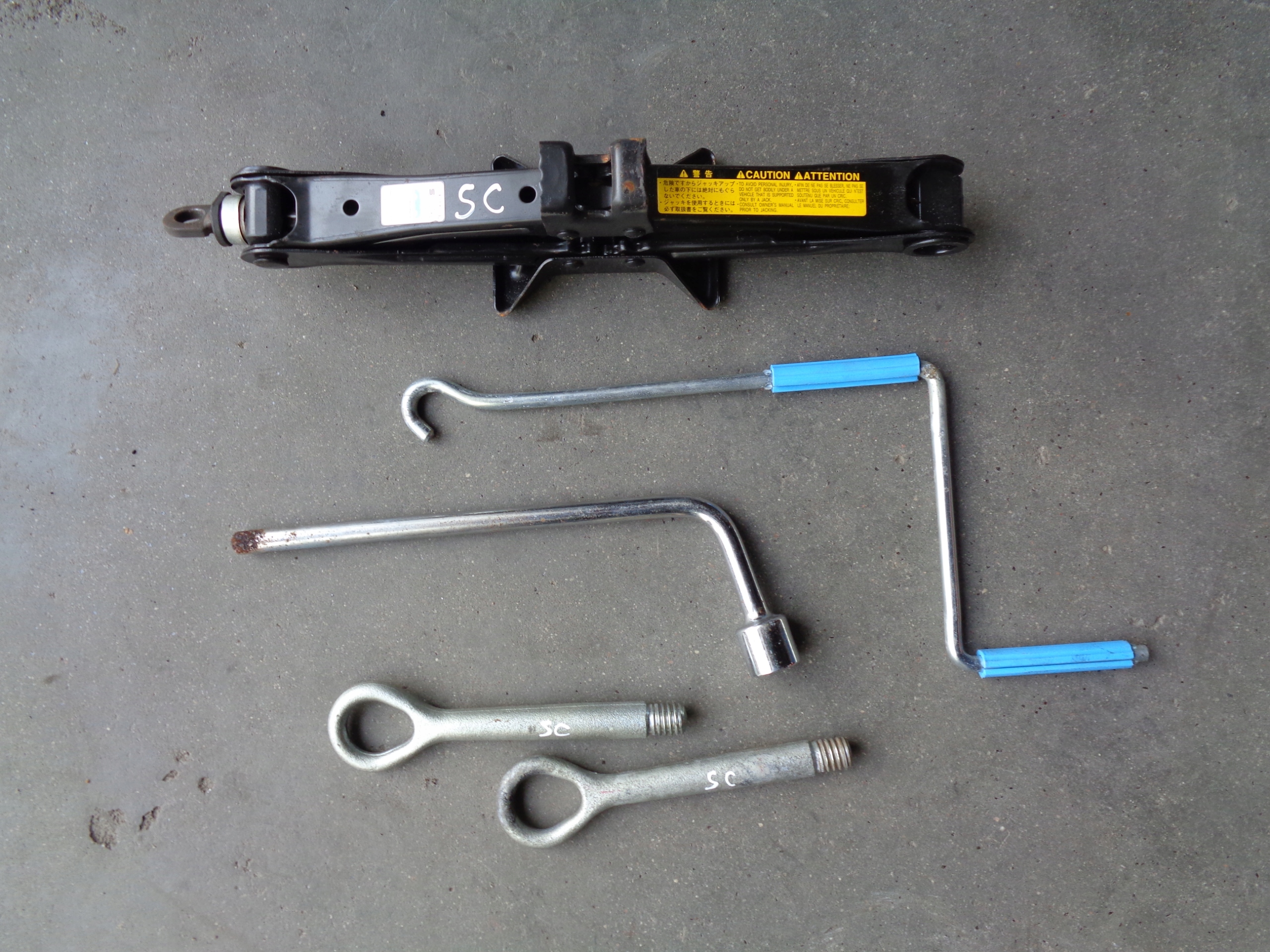 ДОМКРАТ ПОДЪЕМНИК КЛЮЧ УХО LEXUS SC II SC430