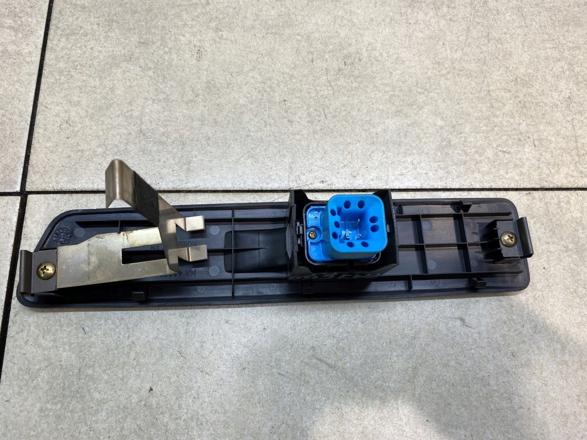 PANEL windows right front MITSUBISHI PAJERO PININ