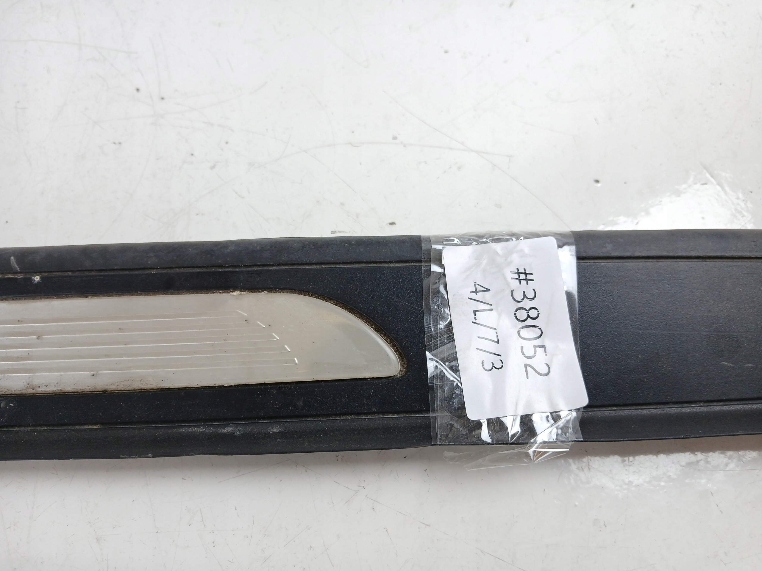 BMW E92 COUPE cap moulding threshold left M PAKIET 8042855