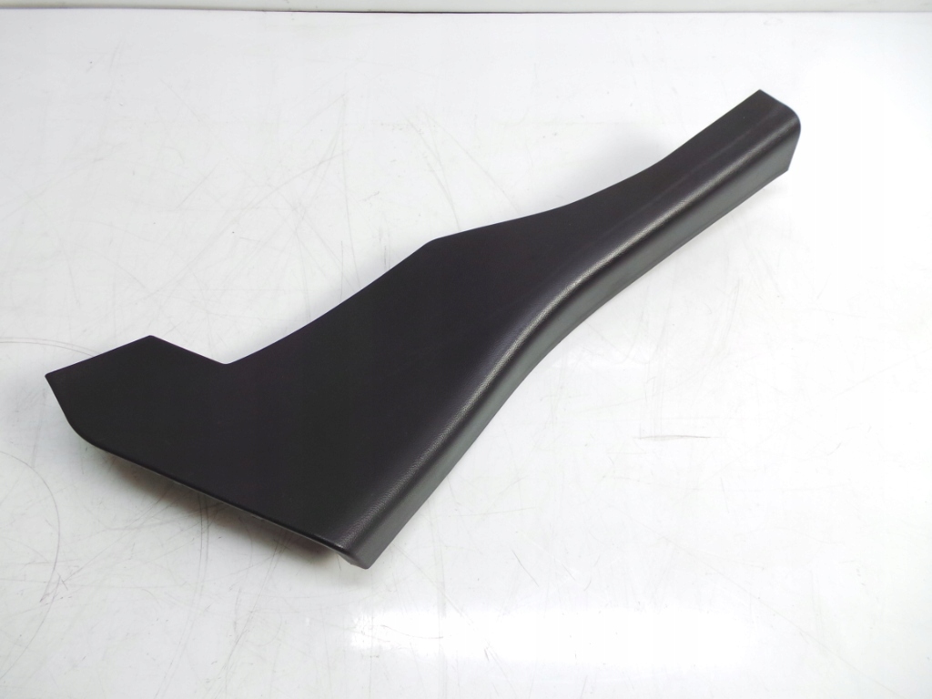 6700194100 670072896 - Накладка задней правой стойки Maserati Ghibli