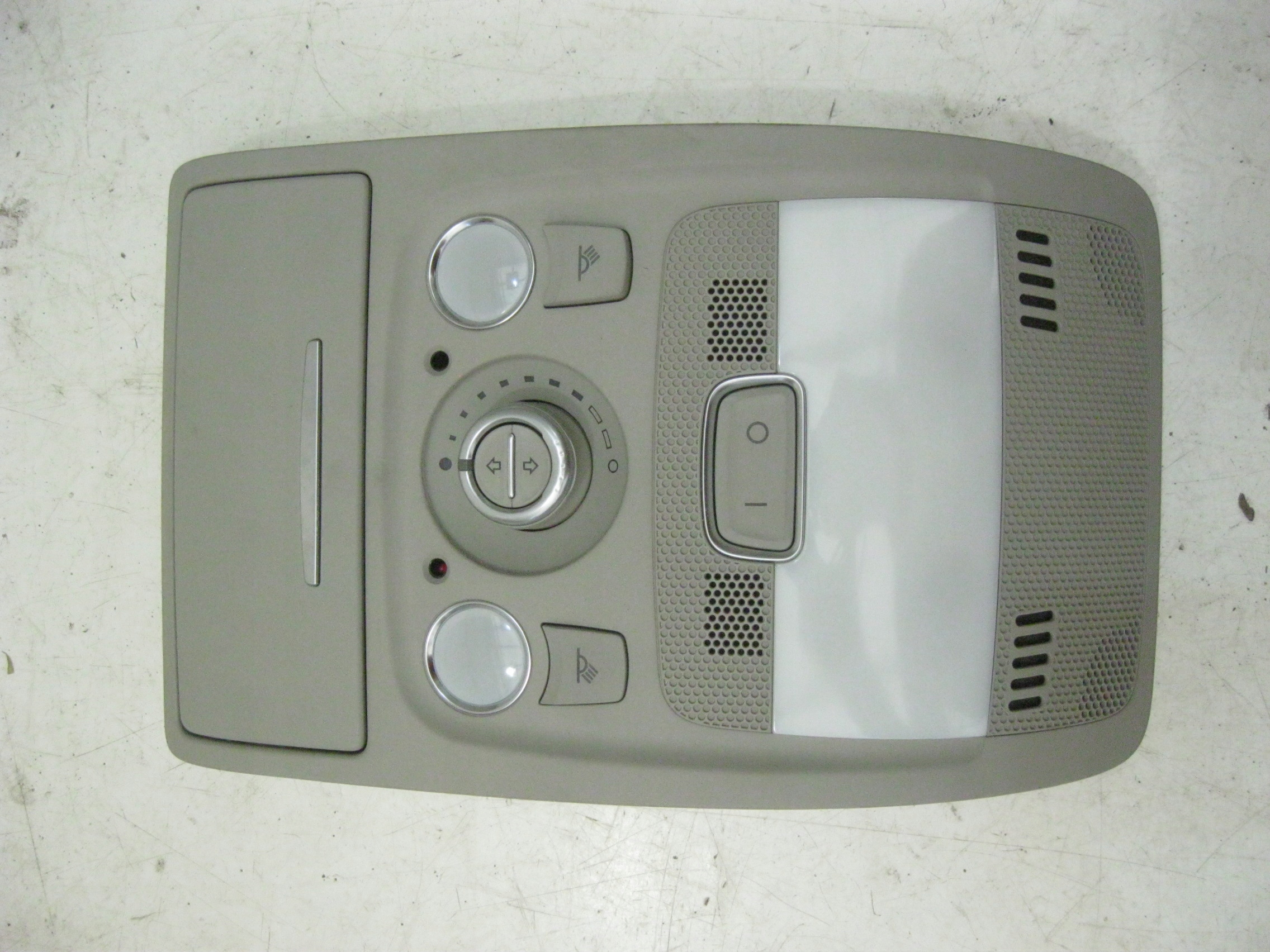 Audi OE 8T0945135F