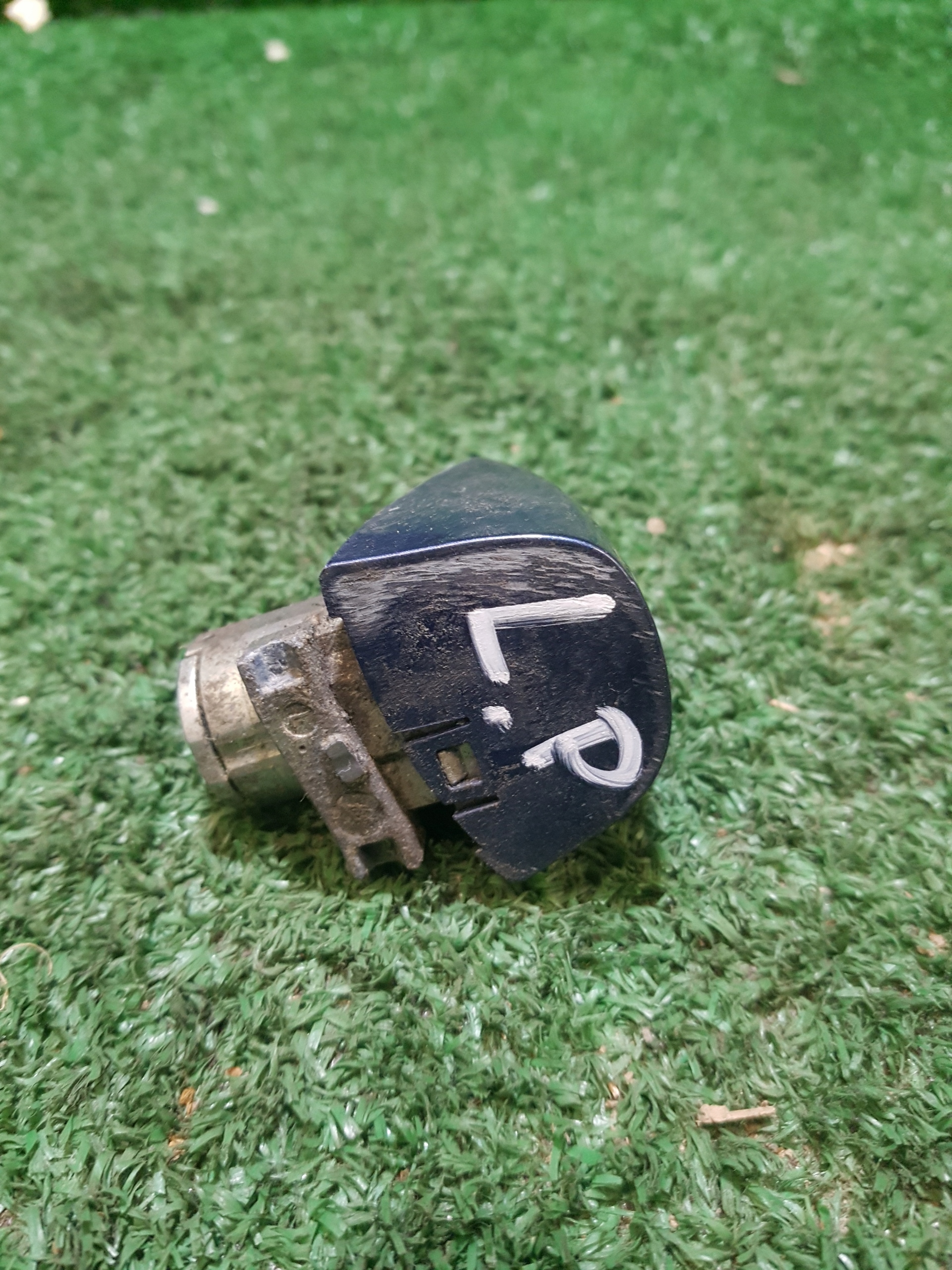 handle left front exterior MERCEDES-BENZ A KLASA W 169 A1697660501