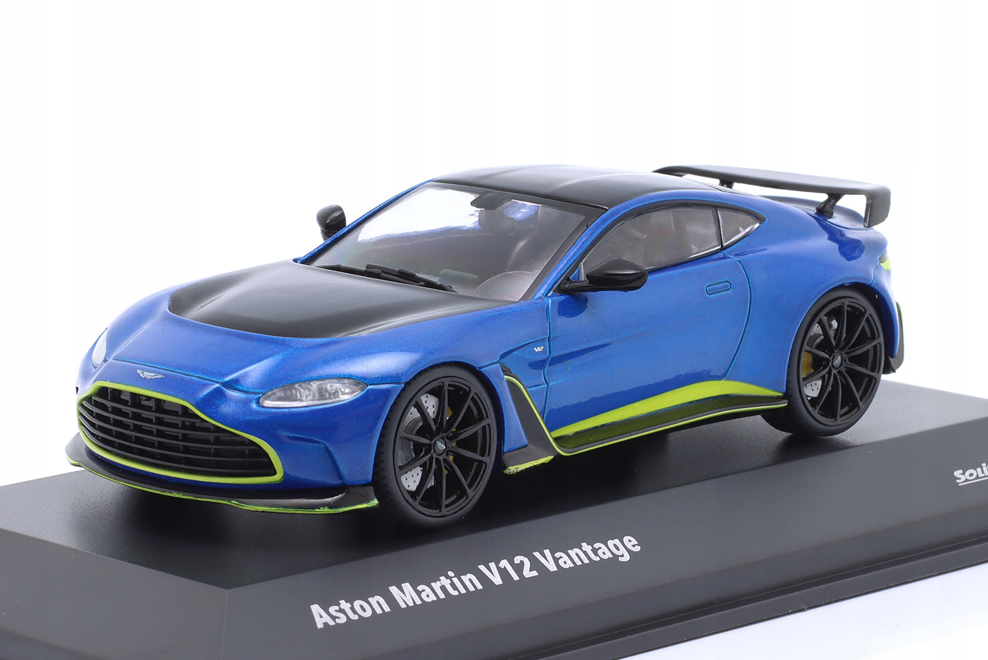 Model Aston Martin V12 Vantage 2023 modrá metalíza Solido 1:43 1/43 S4314103
