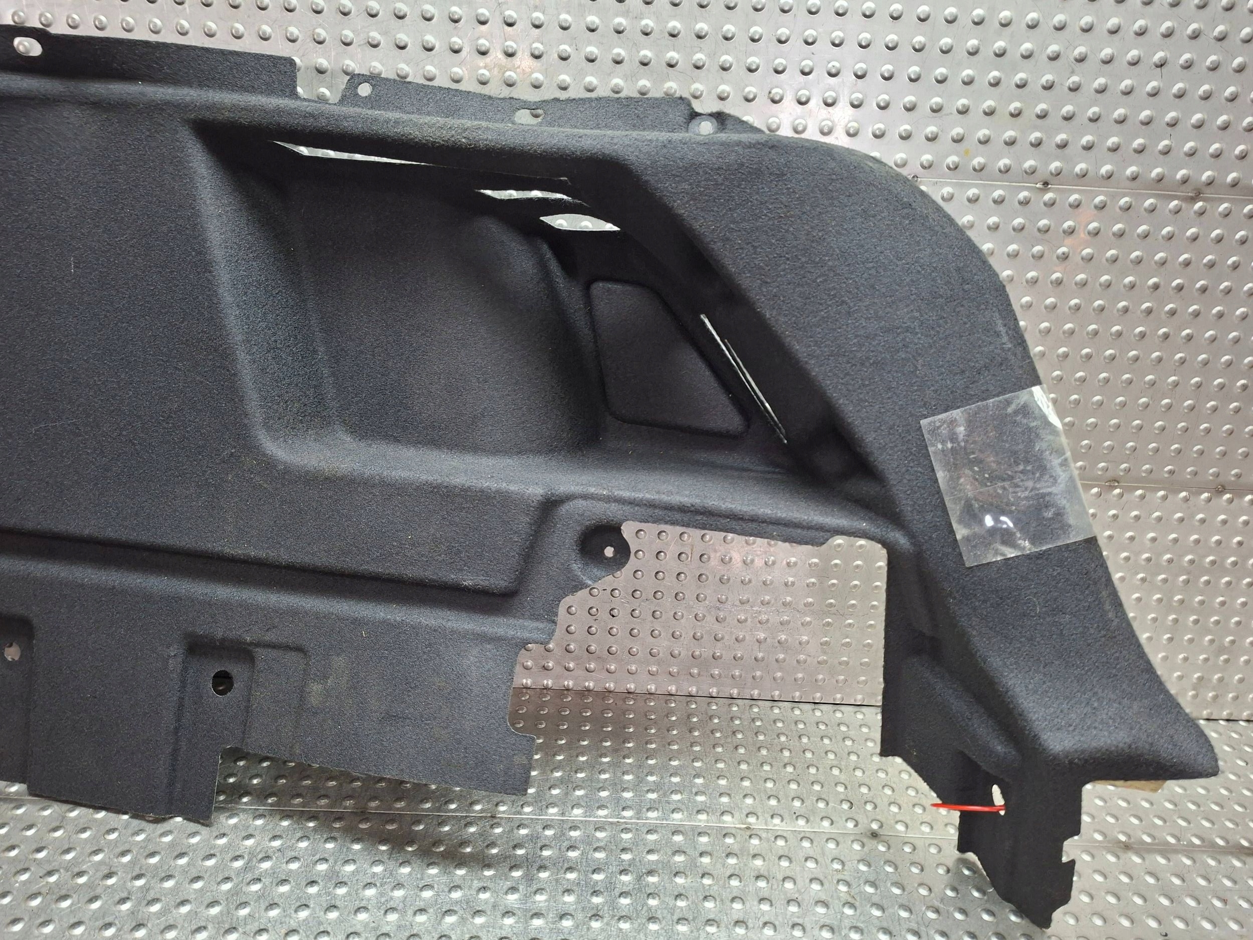 boot upholstery right rear part 849504736R RENAULT ARKANA 2019