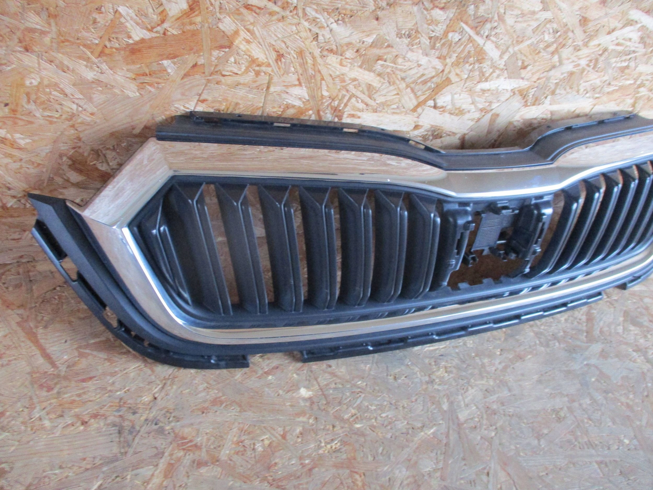 Skoda Octavia 1U Kühlergrill FRONTGRILL Kühlergitter - Thumbnail 3