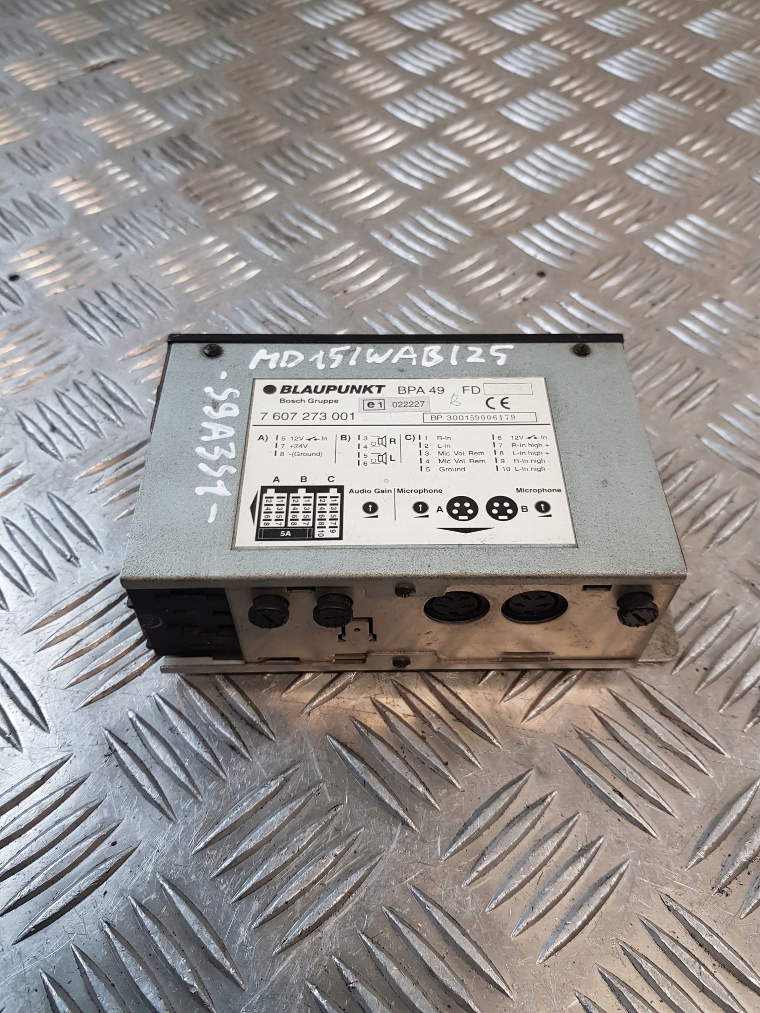amplifier AUTOBUSOWY BLAUPUNKT 7607273001