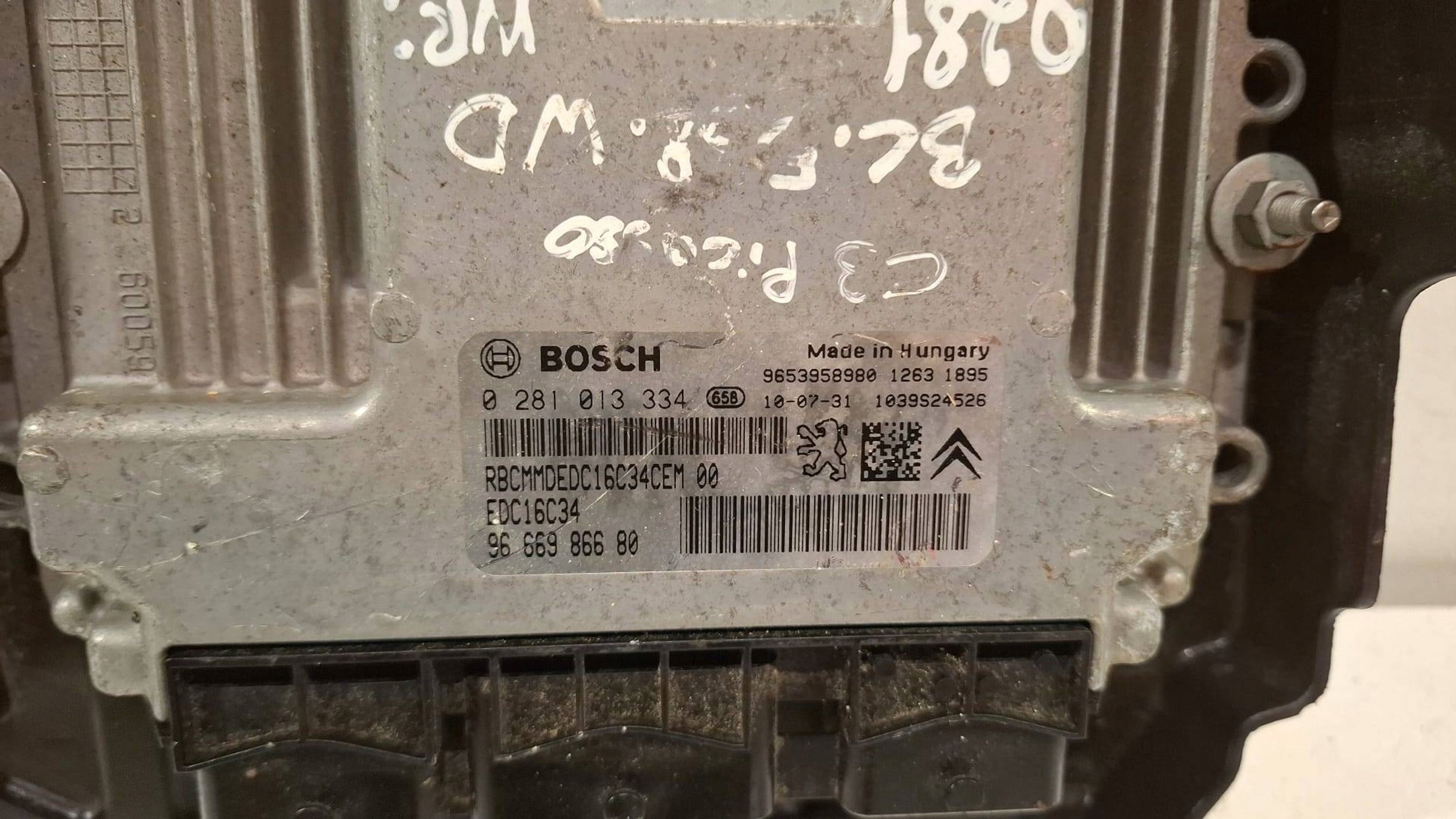 control unit of the engine computer 0281013334 Citroen Peugeot 1.6 HDI